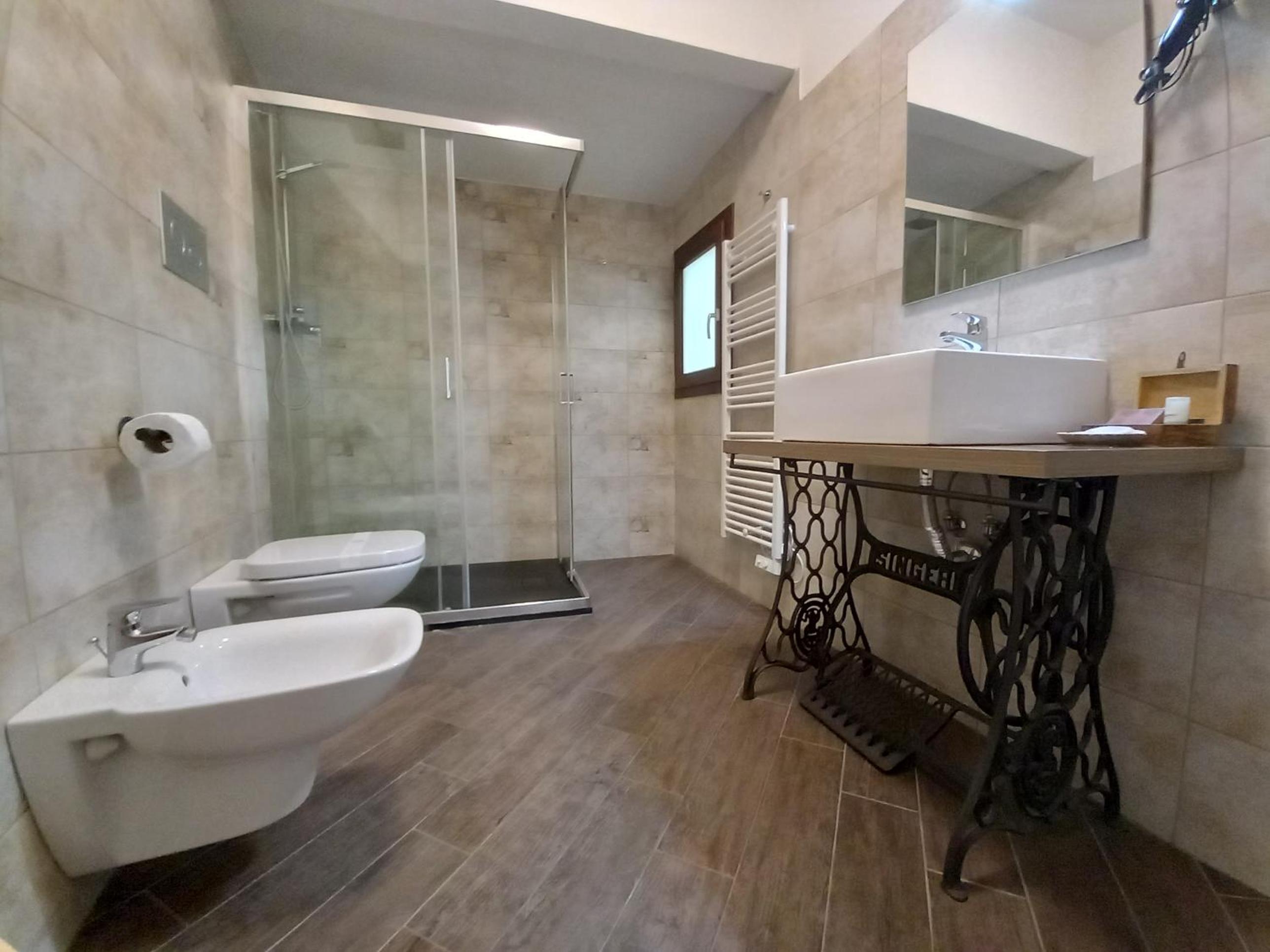 Deluxe Triple Room - Photo 17