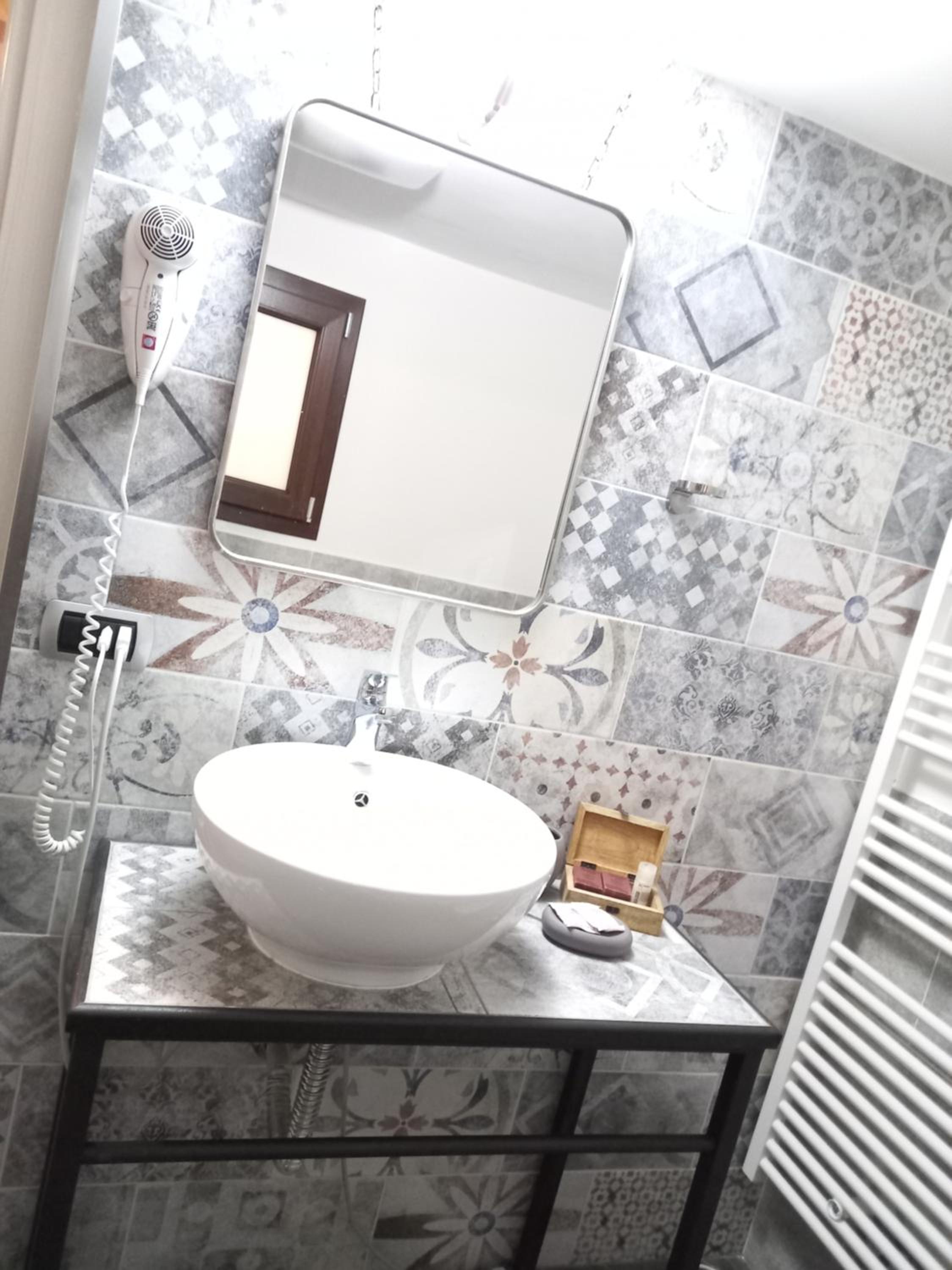 Triple Room with Balcony - Photo 21