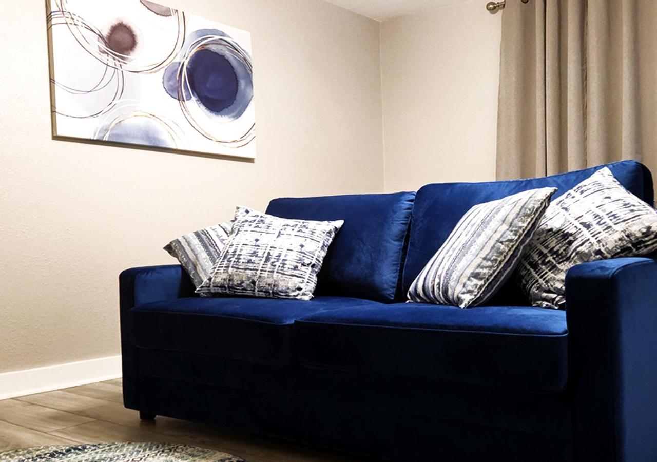 One-Bedroom Apartment photo 2