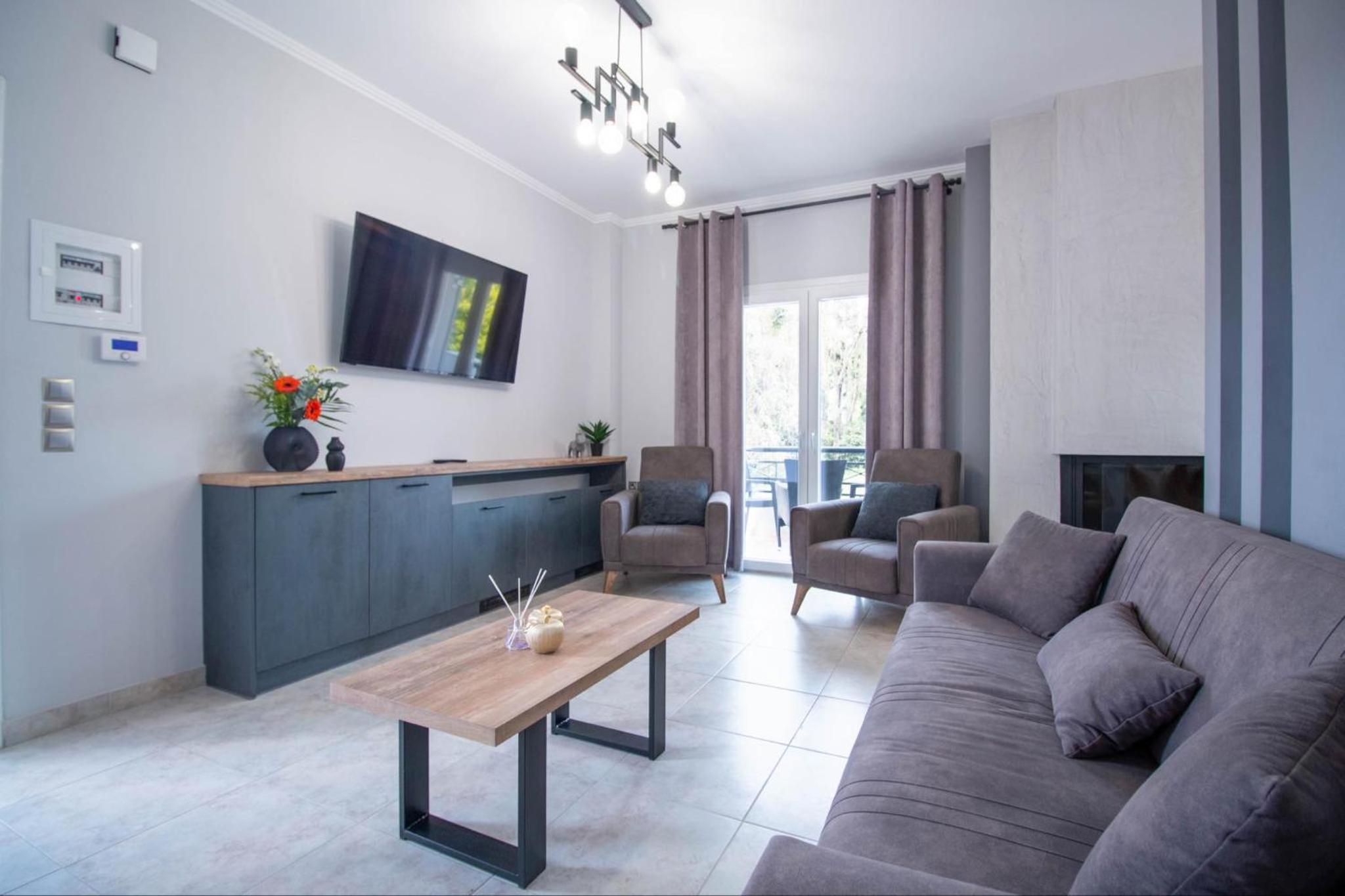 Three-Bedroom Villa photo 2