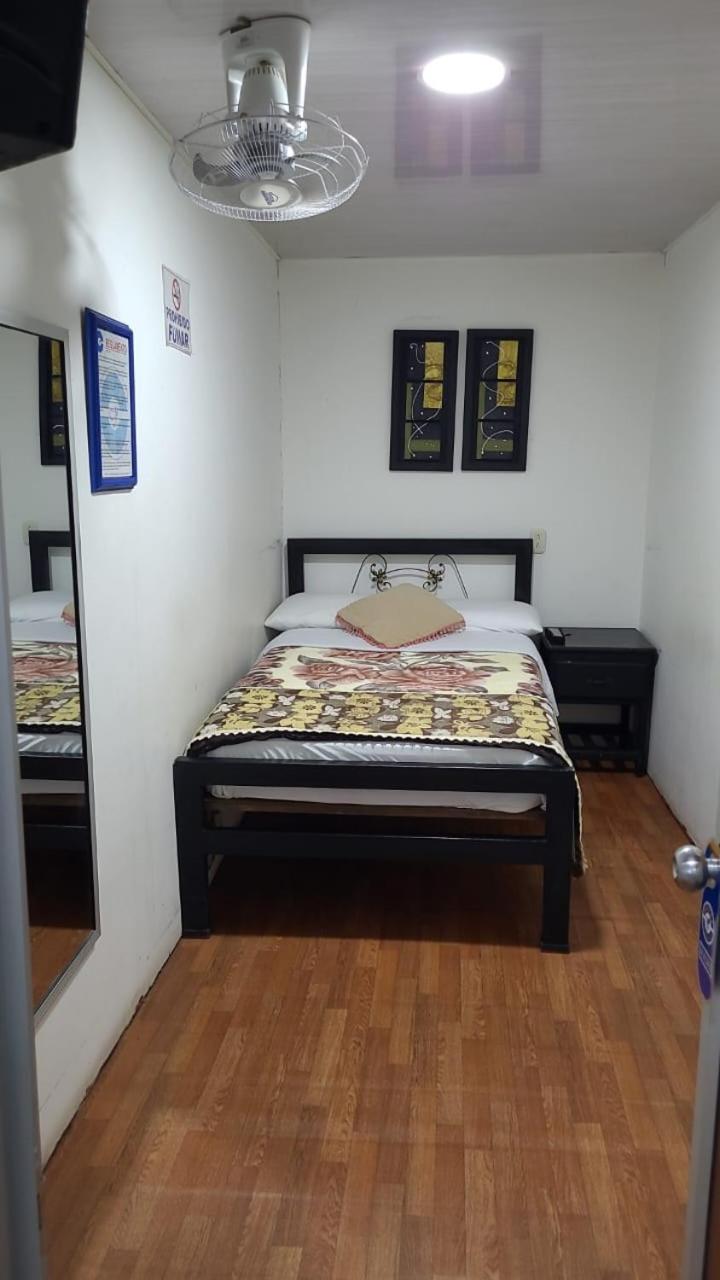 Single Room with Shared Toilet