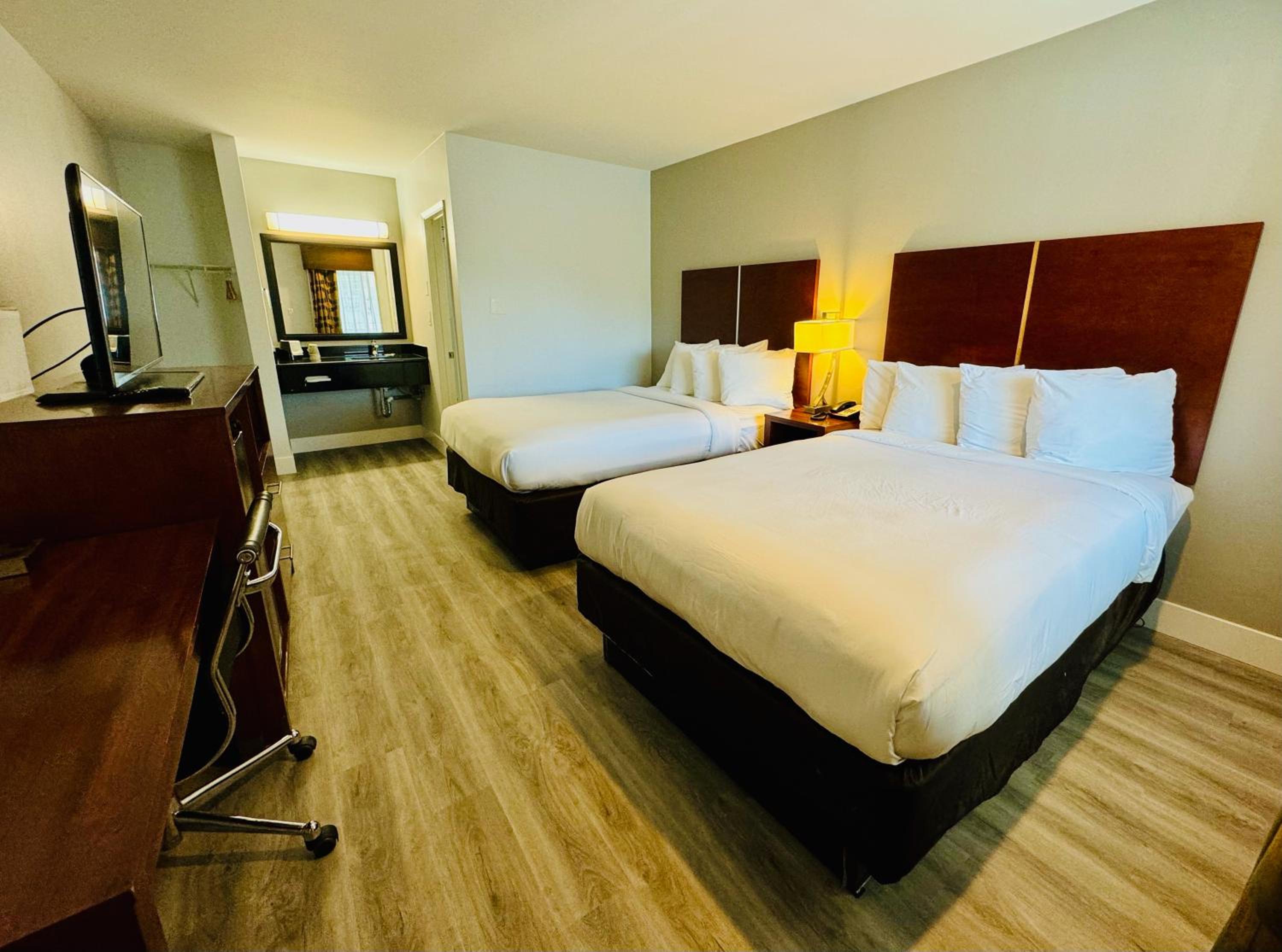 Quadruple Room - Non-Smoking