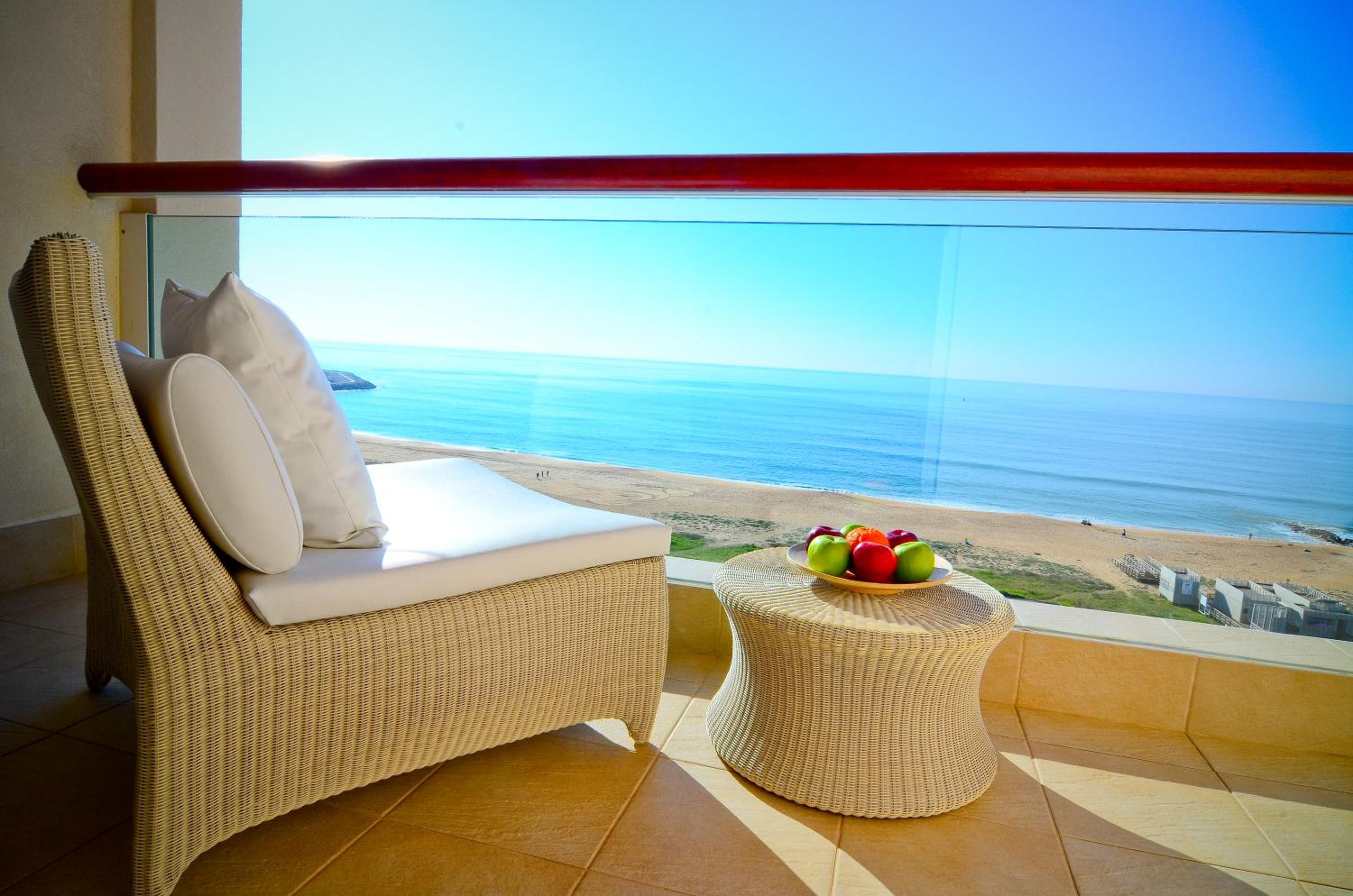 Twin Junior Suite with Sea View - Mid Floor - Photo 7
