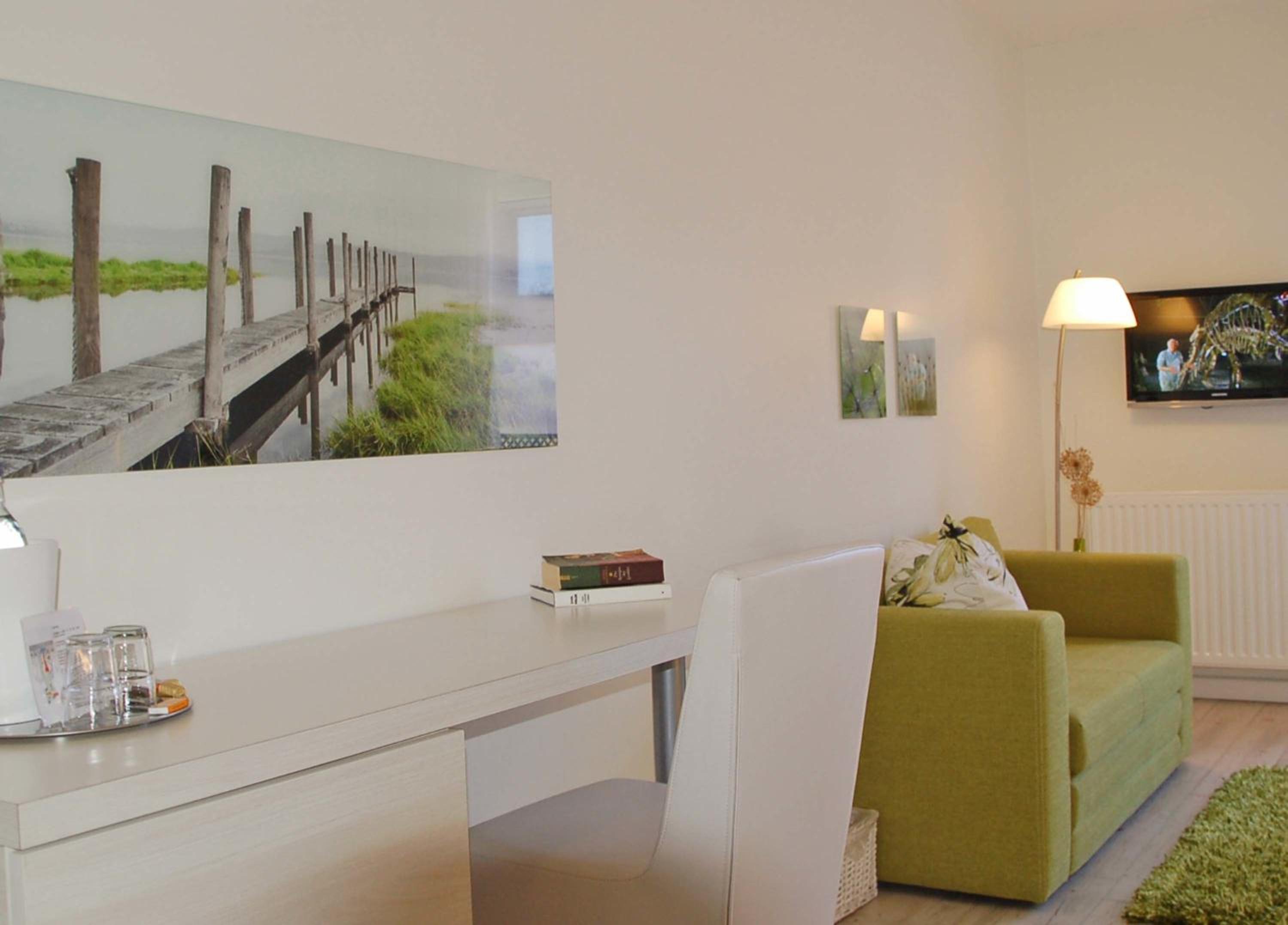 Double Room + - Photo 6