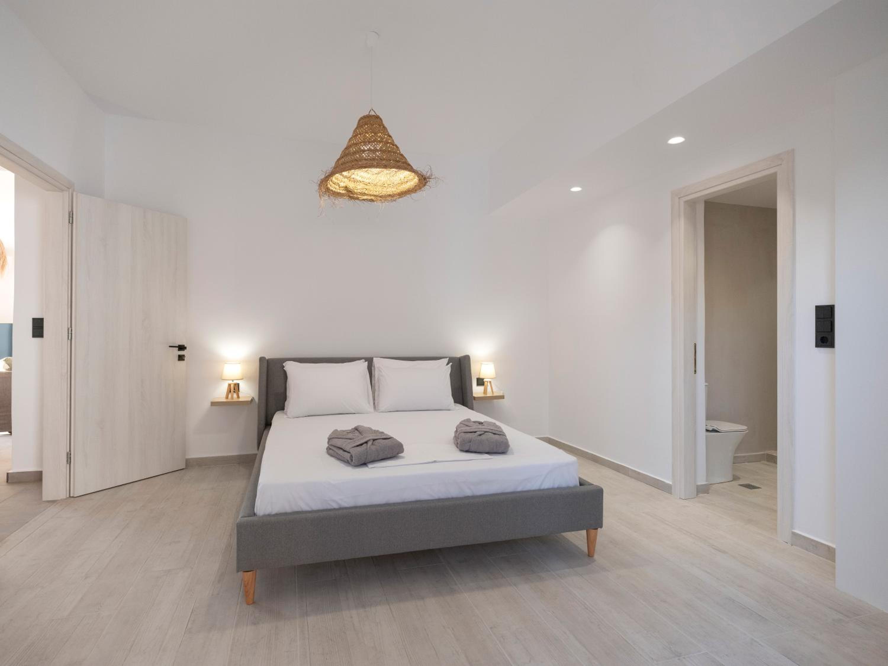 Three-Bedroom Apartment photo 1