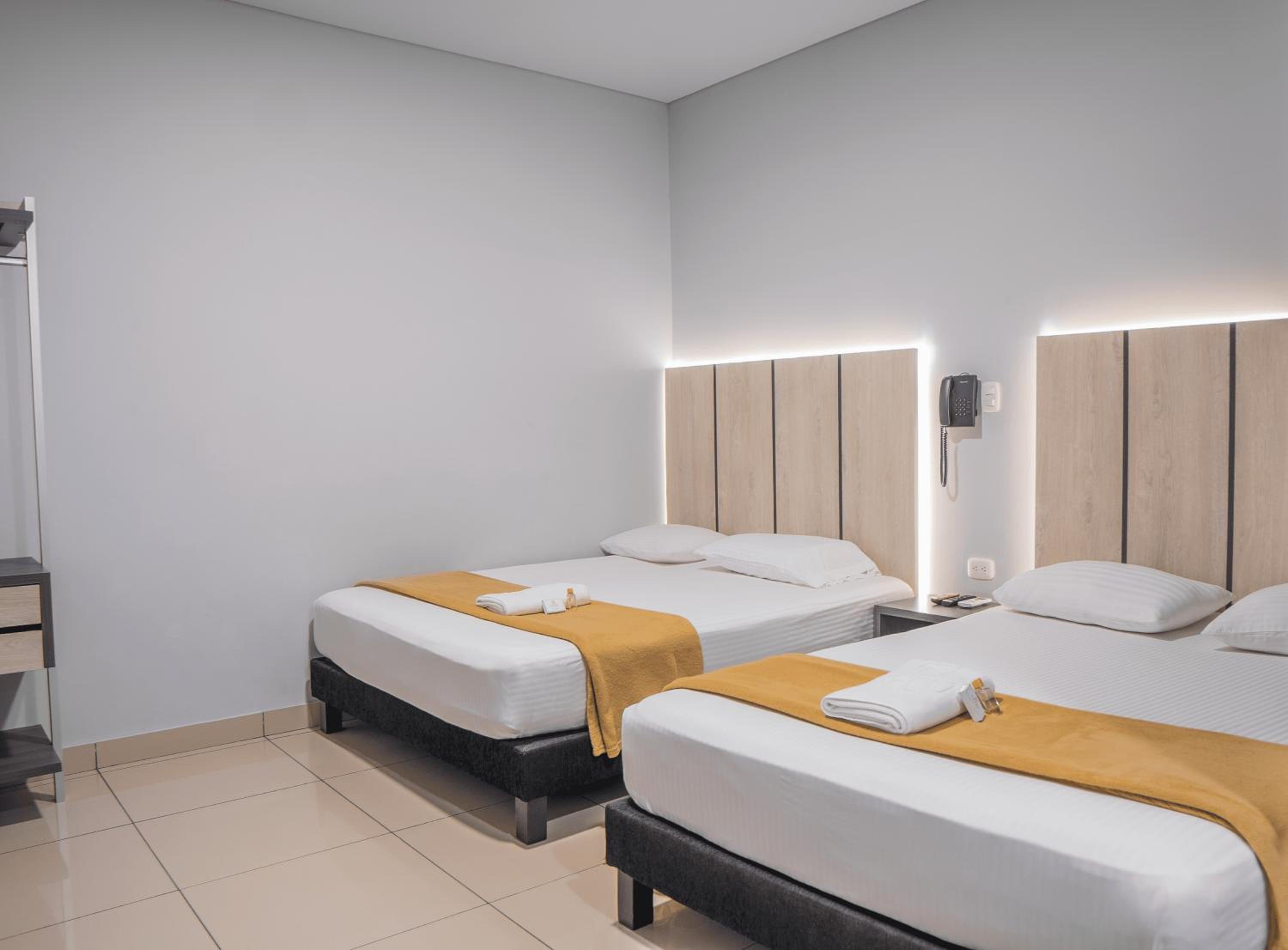 Double Room with Two Double Beds photo 1