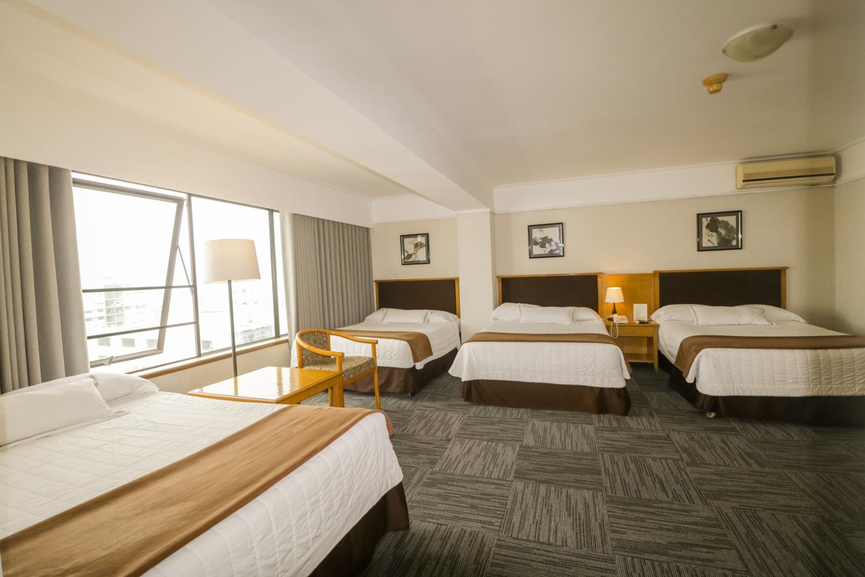 Standard Quadruple Room - Photo 5