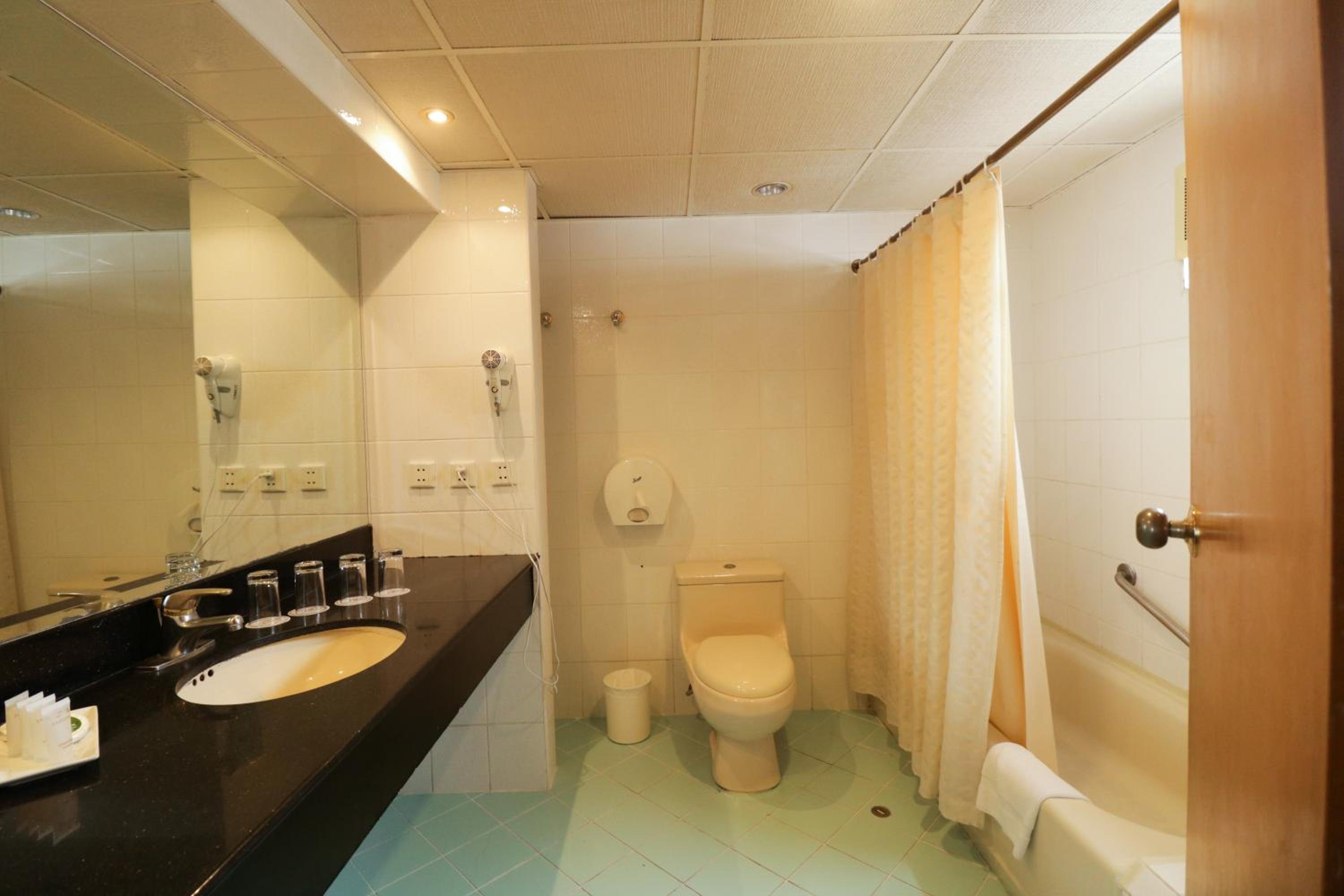 Standard Quadruple Room - Photo 7