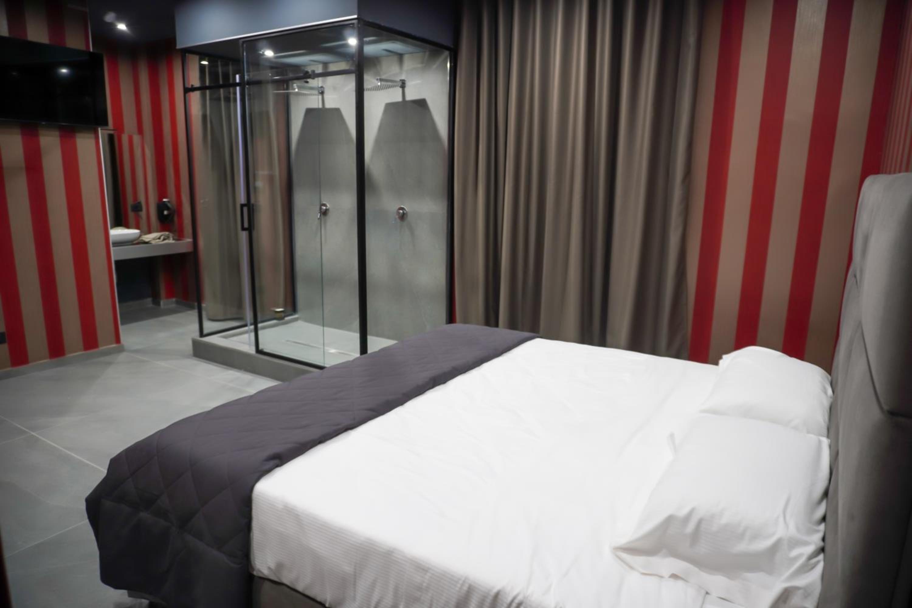 King Suite with Spa Bath photo 2
