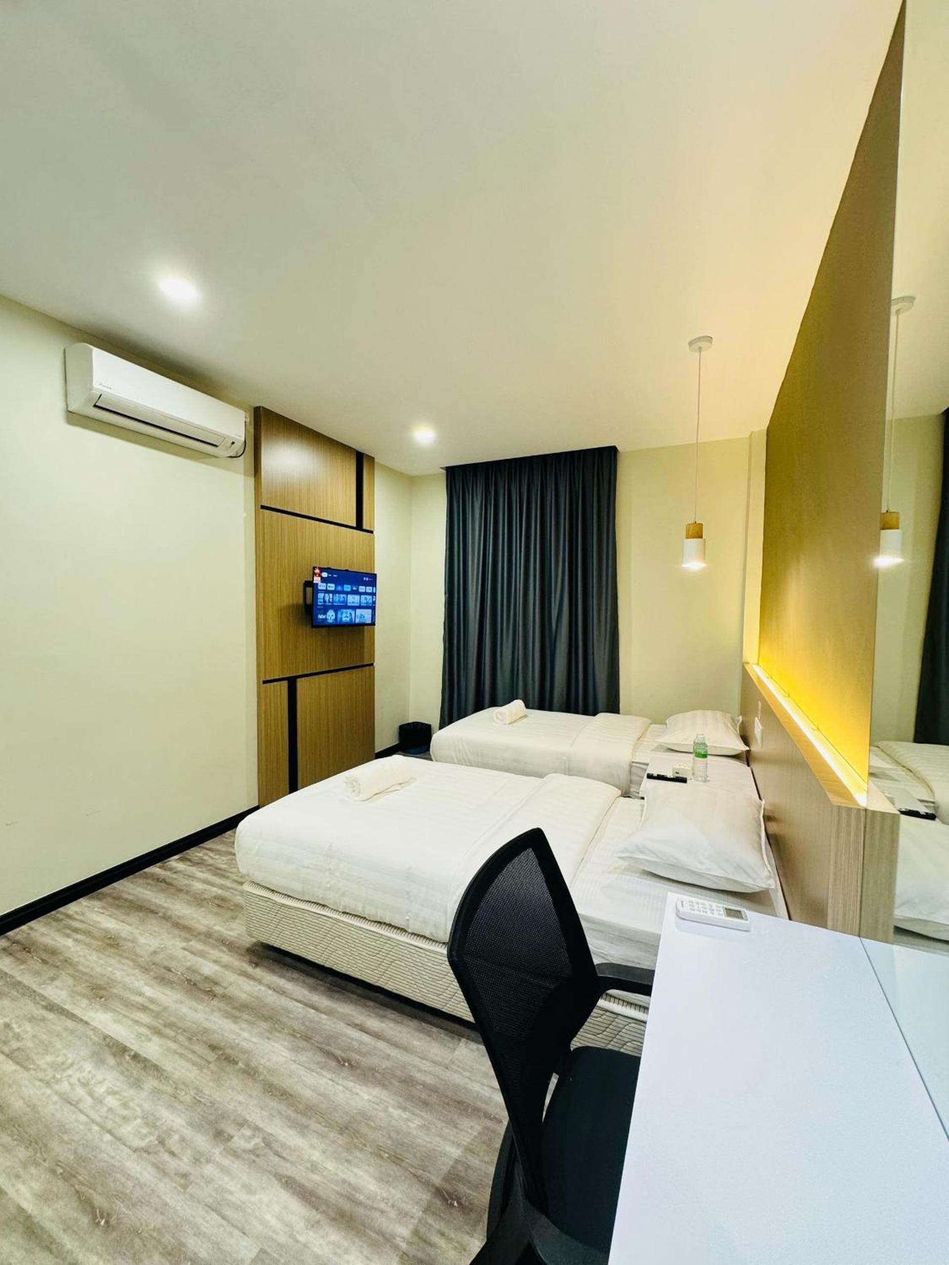 Standard Twin Room photo 2