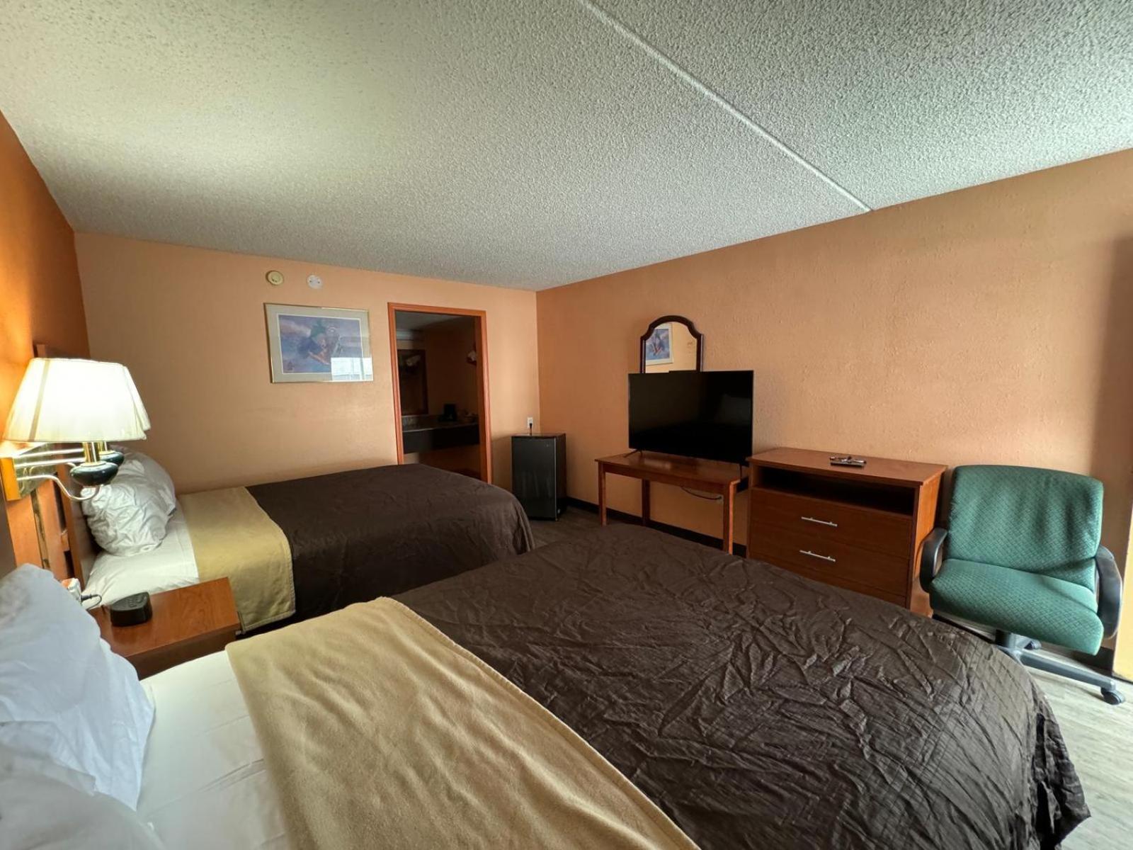 Double Room with Two Double Beds - Smoking - Photo 2
