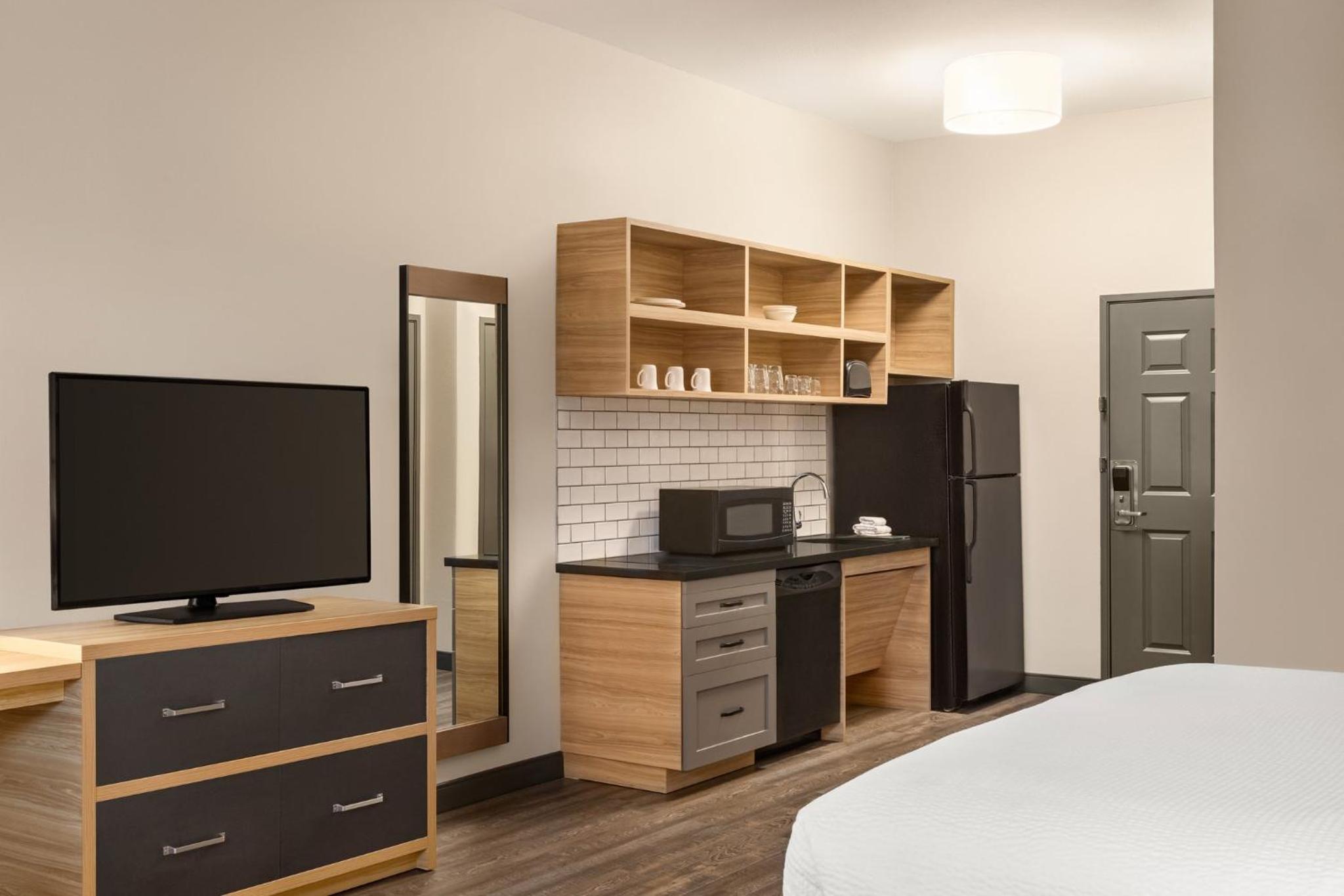 Studio Suite with Two Double Beds and Hearing Accessible Tub - Non-Smoking - Photo 4