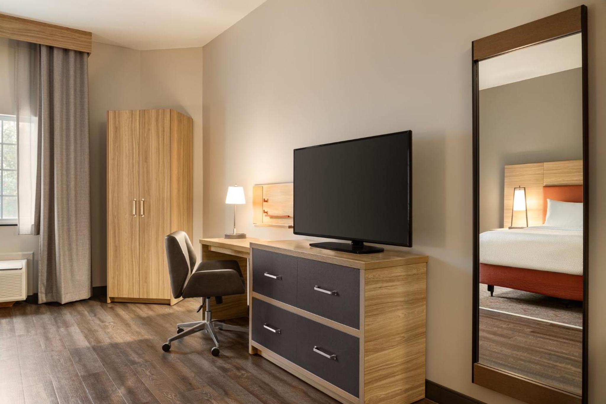 Studio Suite with Two Double Beds and Hearing Accessible Tub - Non-Smoking - Photo 5