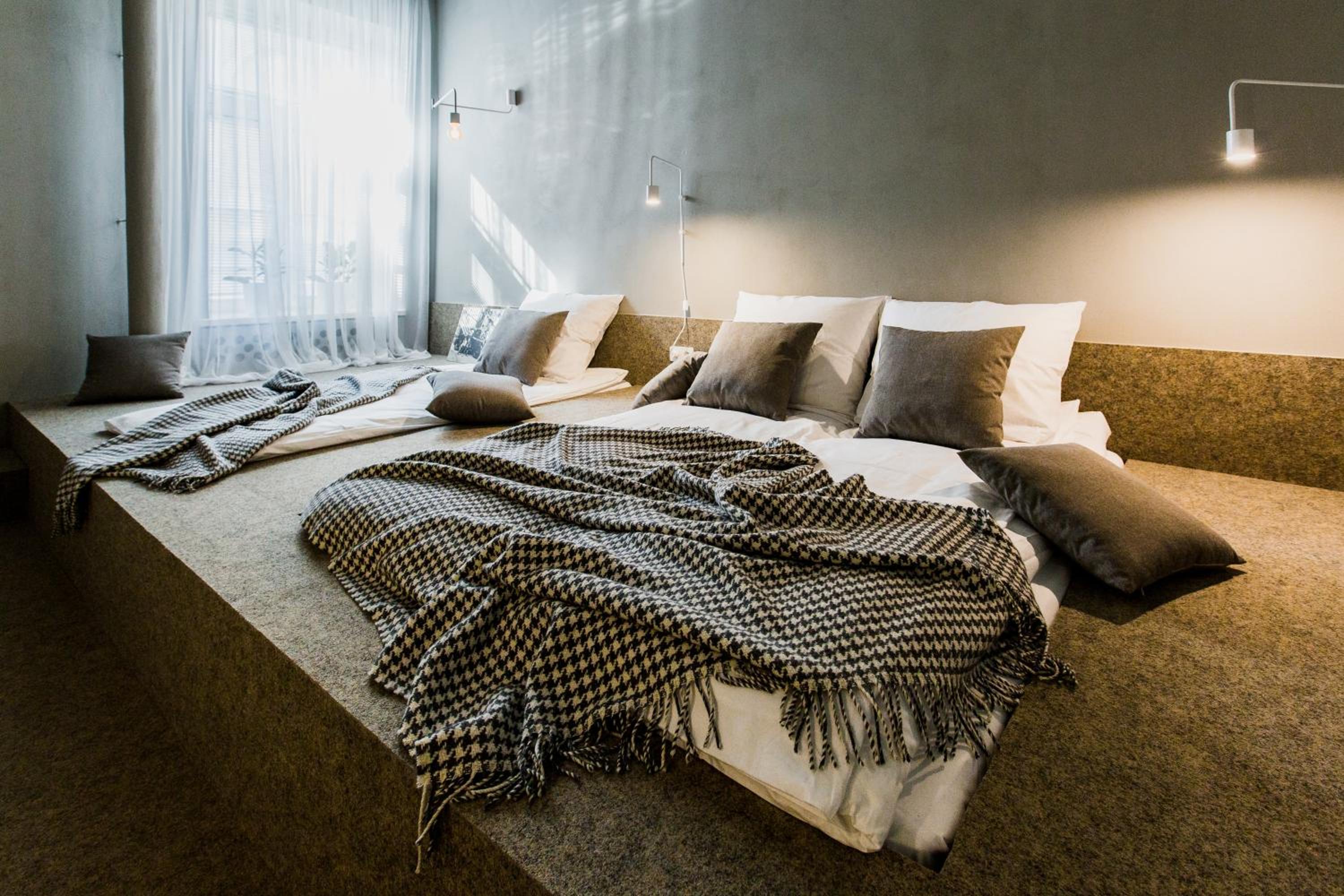 One-Bedroom Apartment - Photo 5