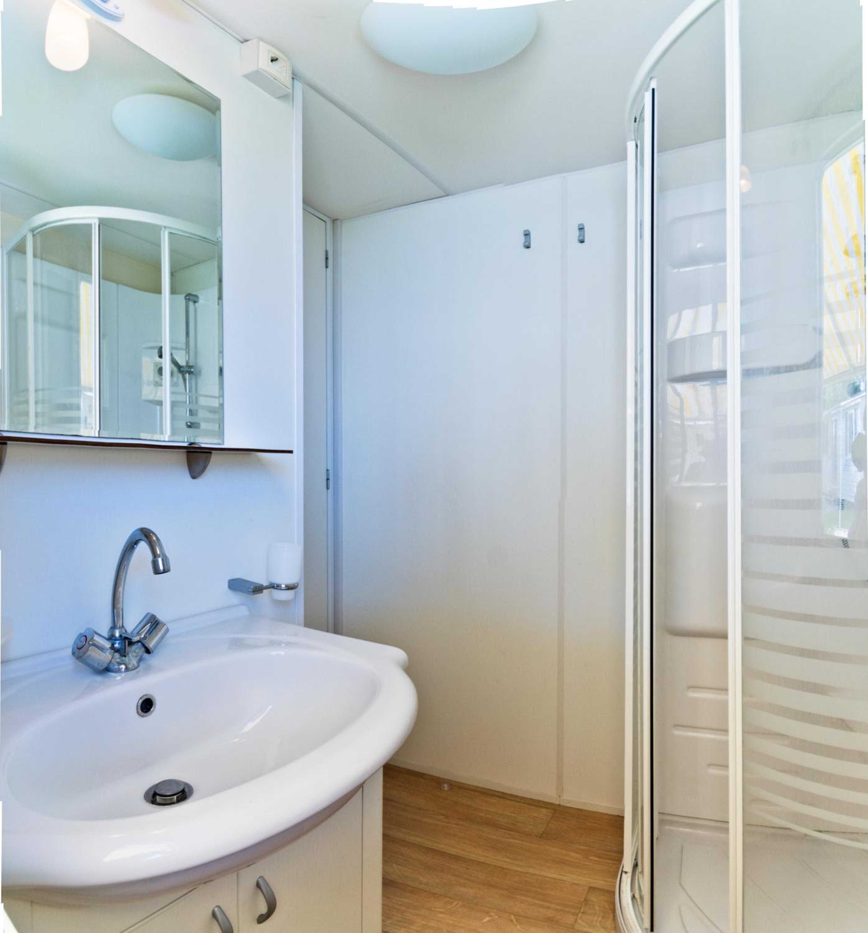 Three-Bedroom Mobile Home photo 2