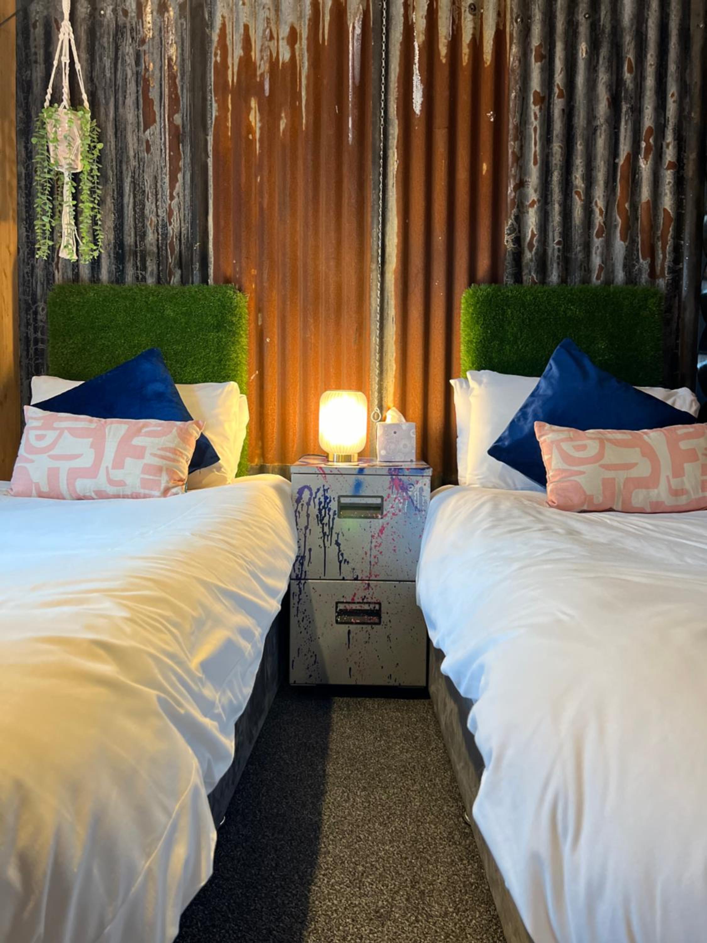 Standard Twin Room - Photo 3