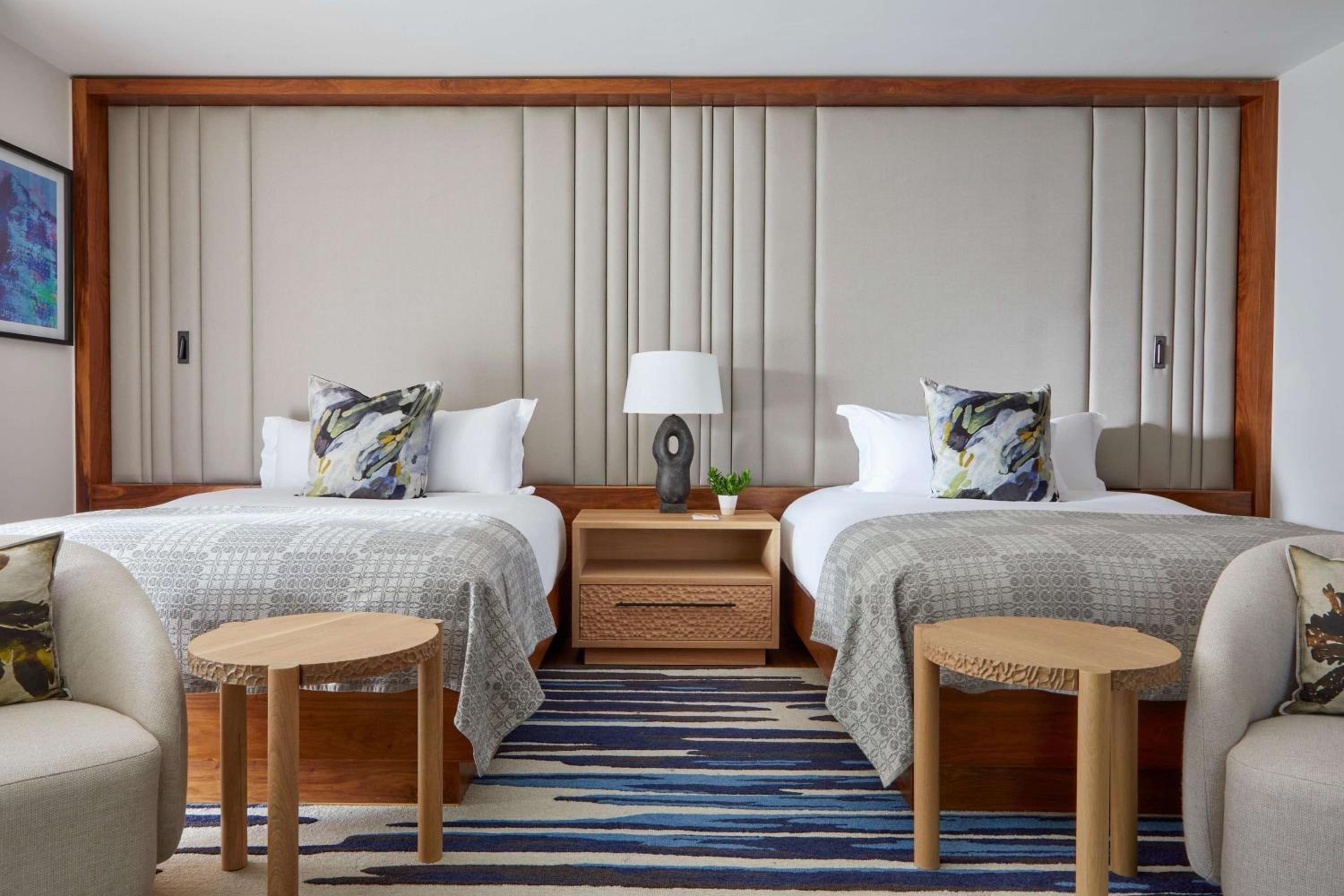 Island Superior Queen Room