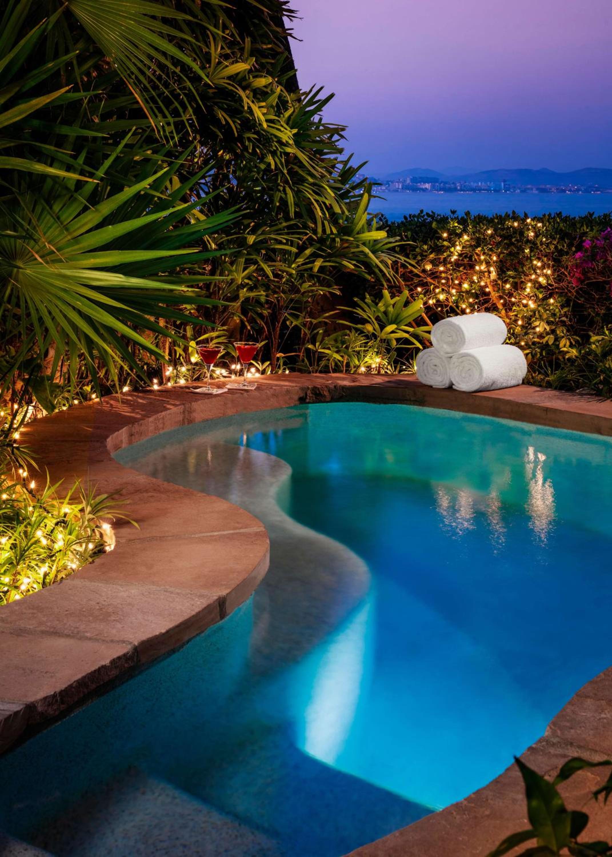 Junior Suite - Ocean Front With Plunge Pool