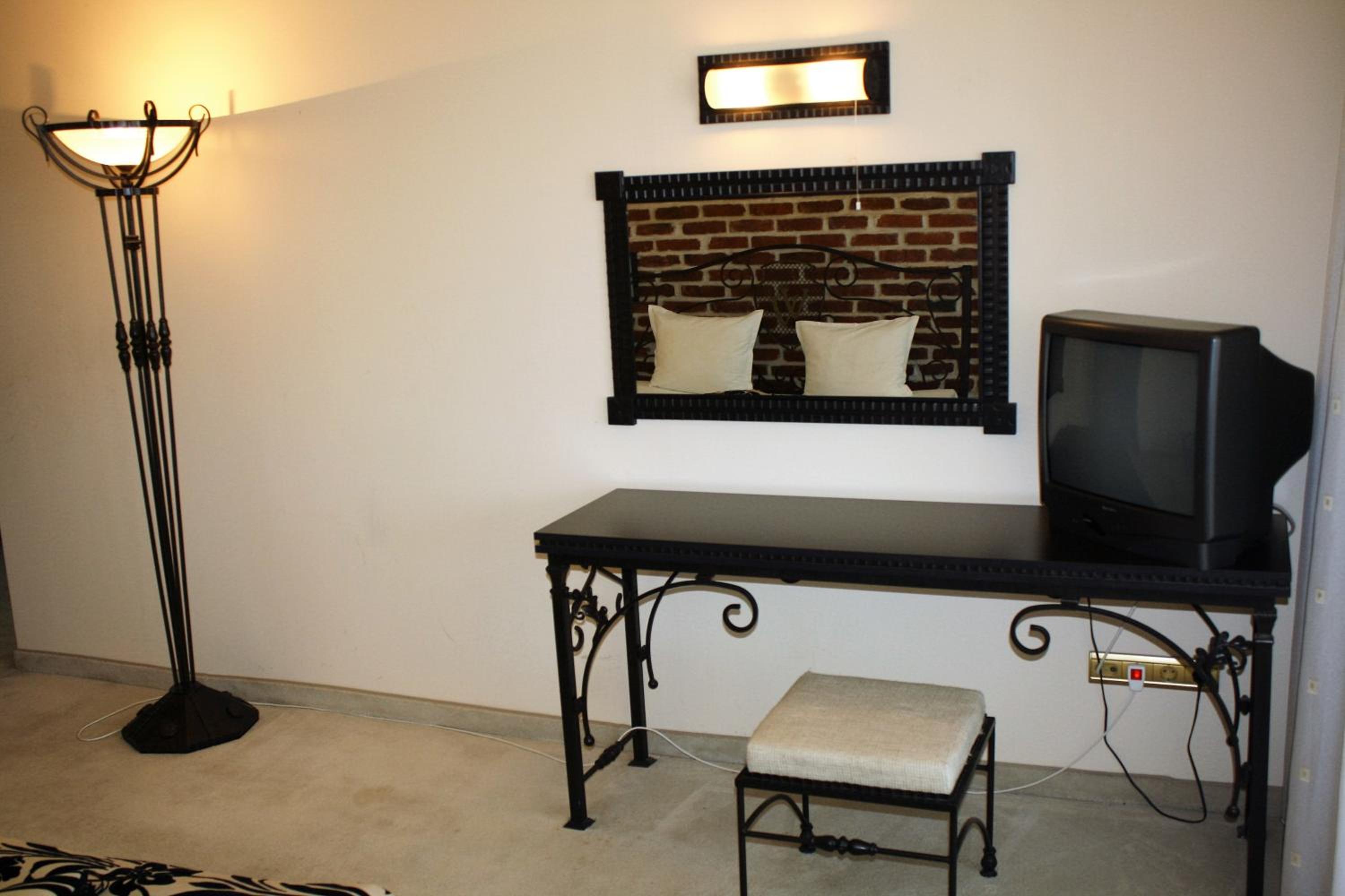 One-Bedroom Suite photo 1