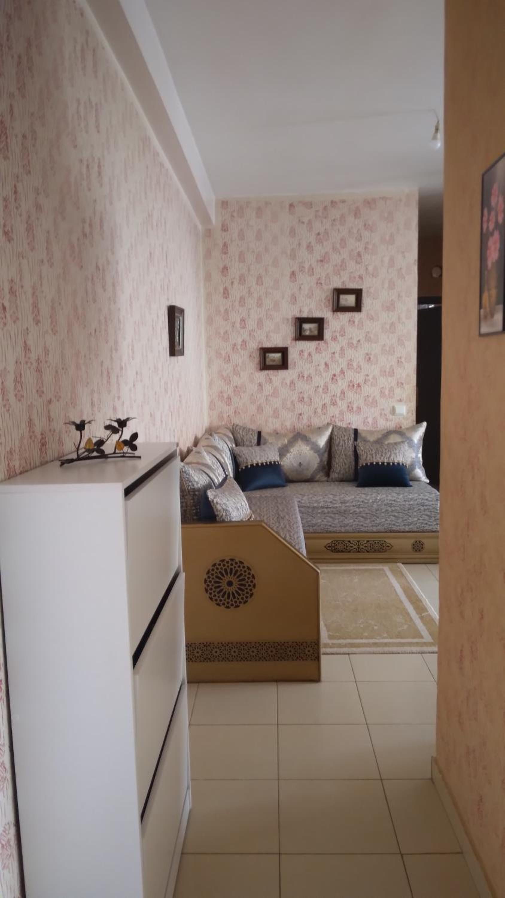 One-Bedroom Apartment photo 1