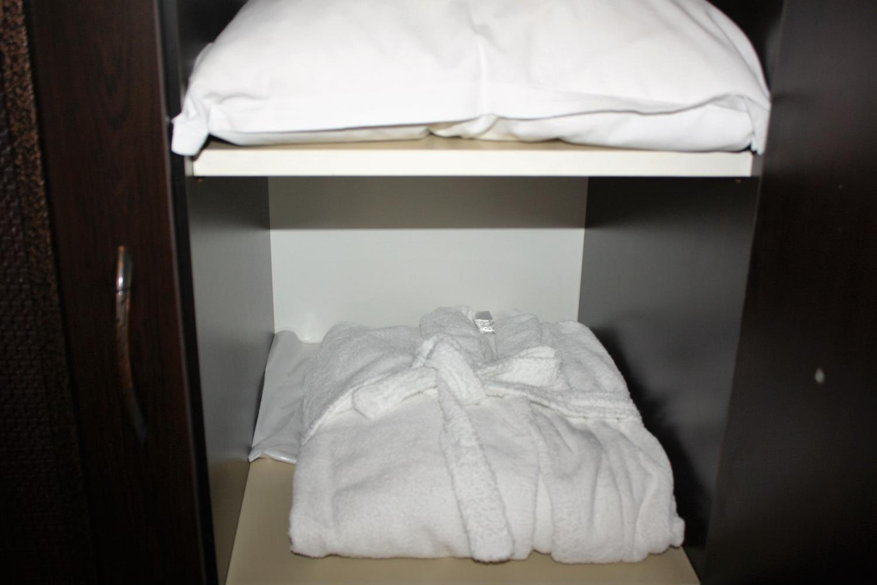 One-Bedroom Suite photo 3