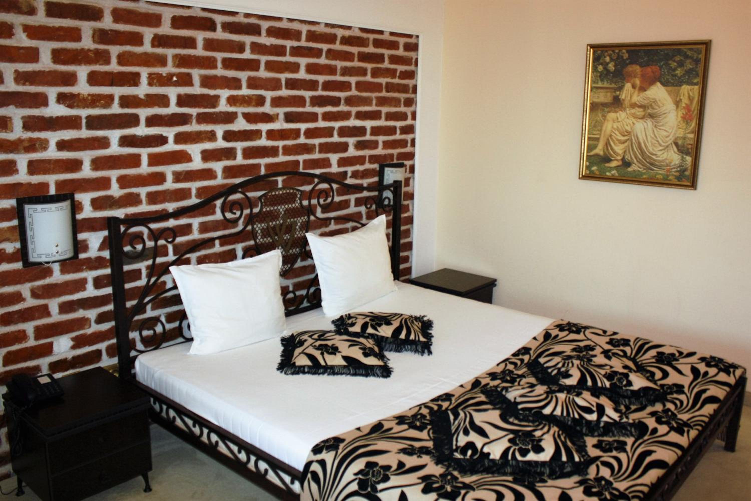 One-Bedroom Suite with Balcony