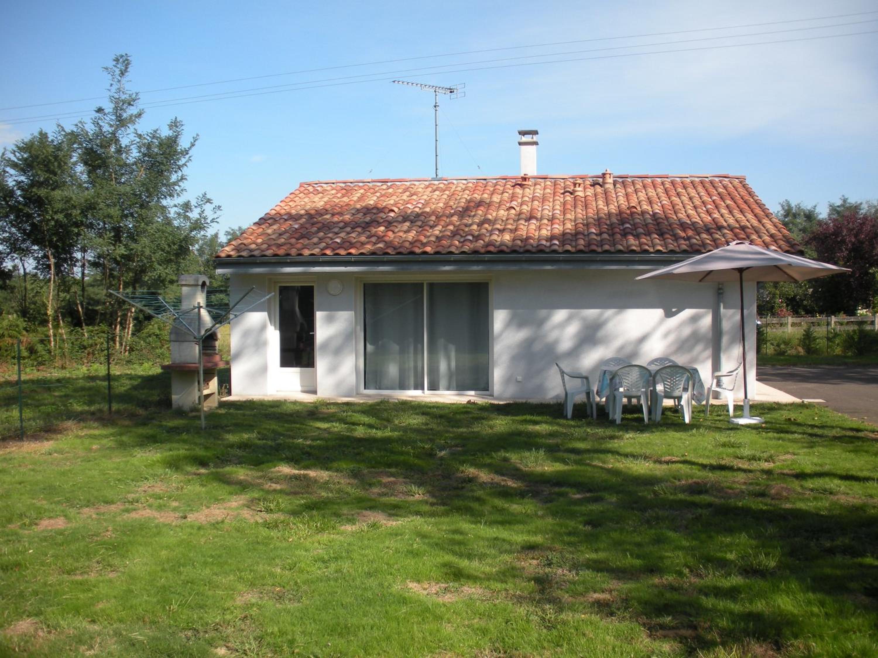 Two-Bedroom House - Photo 2