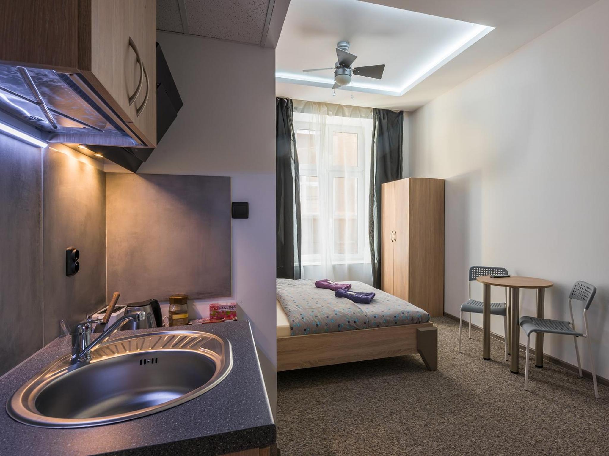 Twin Room with Shower - Photo 10