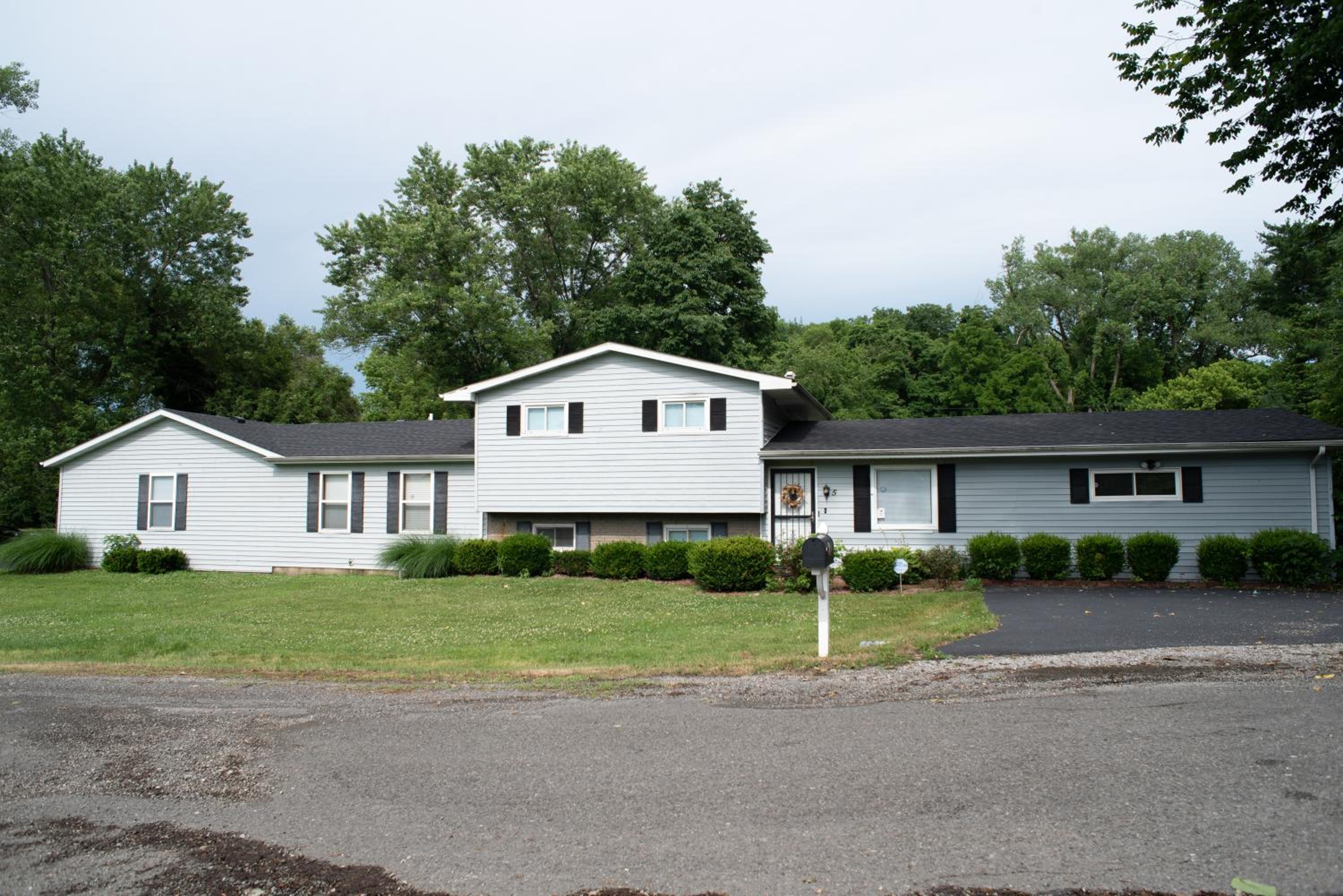 Four-Bedroom House photo 3