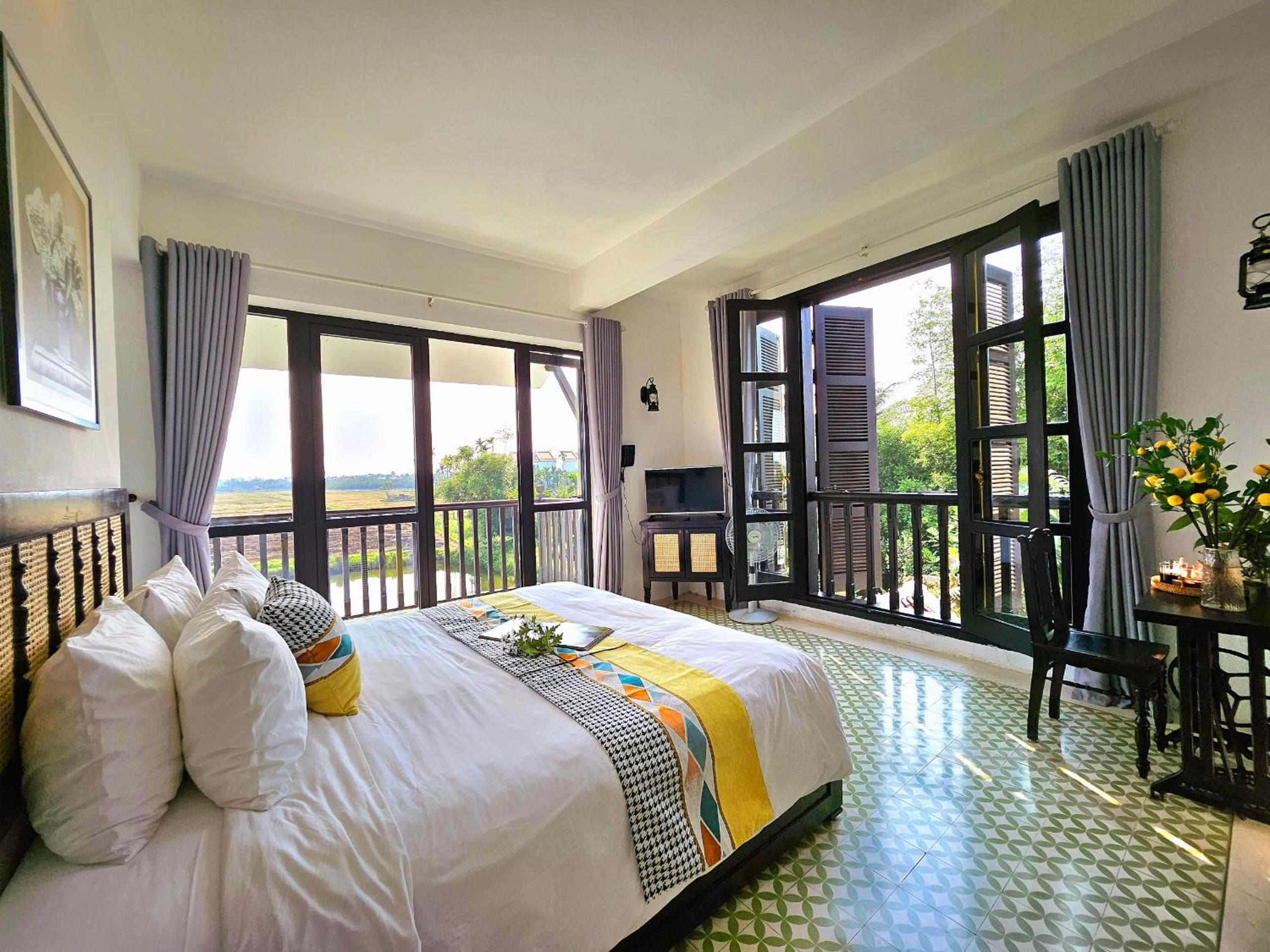 Deluxe Double Room with Balcony