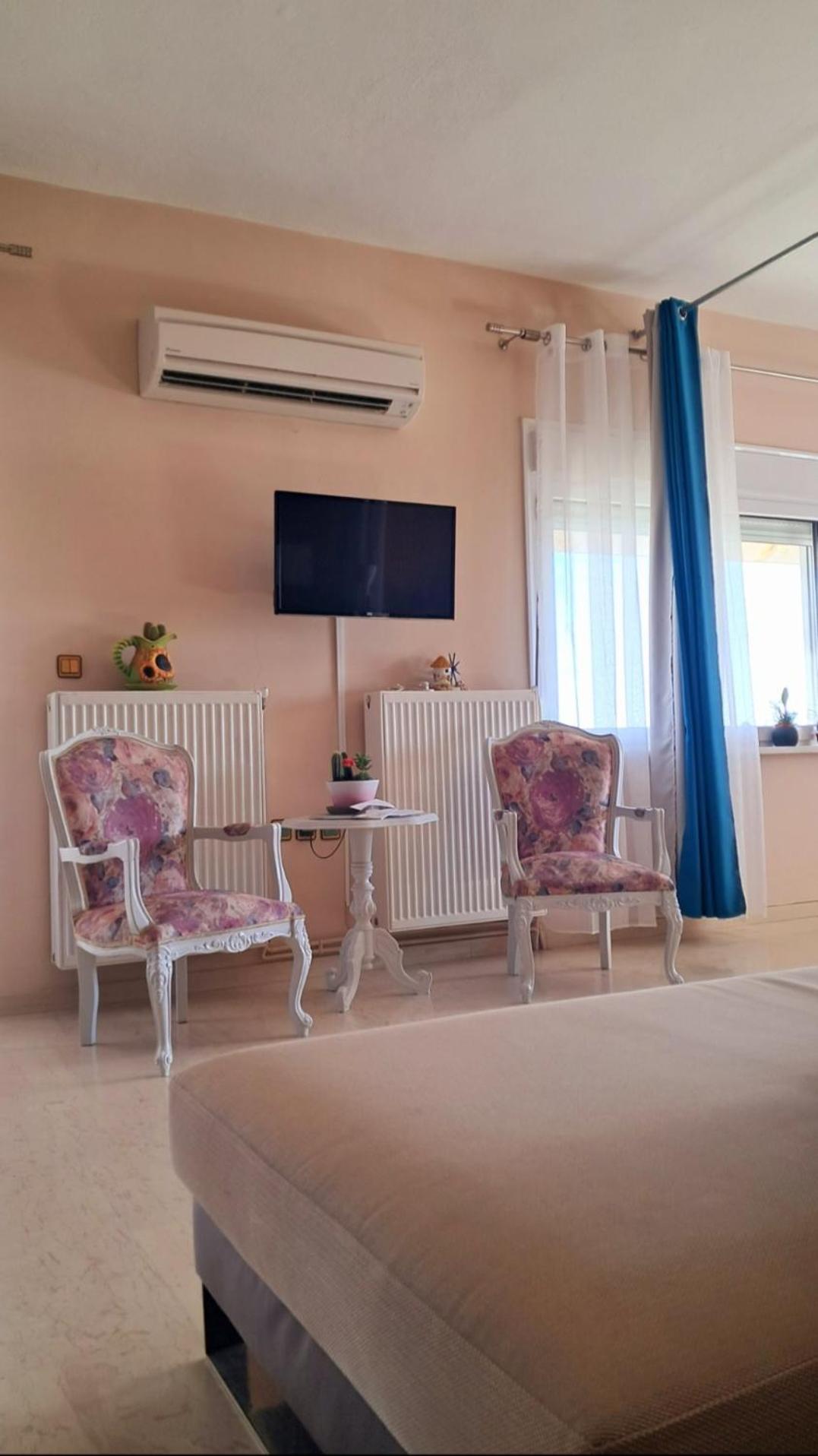 Three-Bedroom House - Sea View