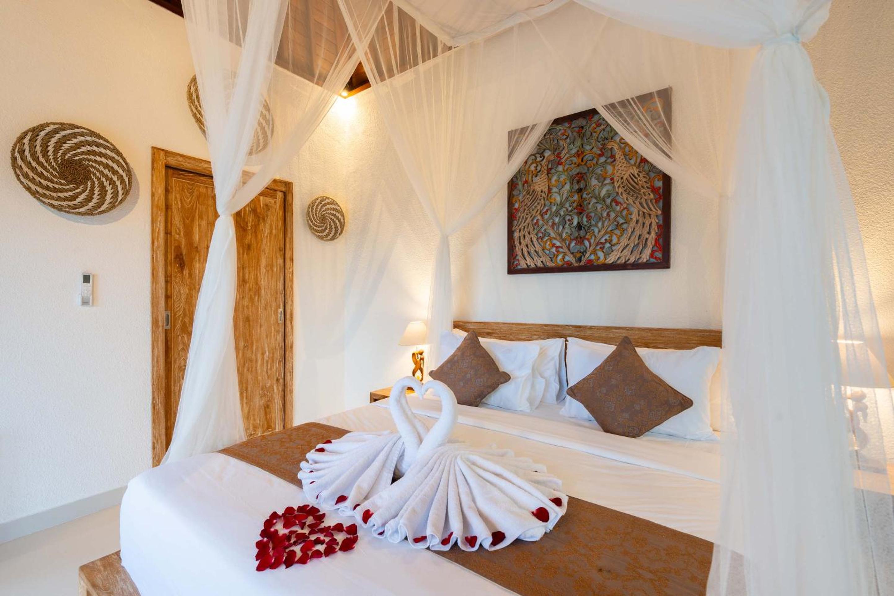 One Bedroom Villa with Private Pool - Photo 30