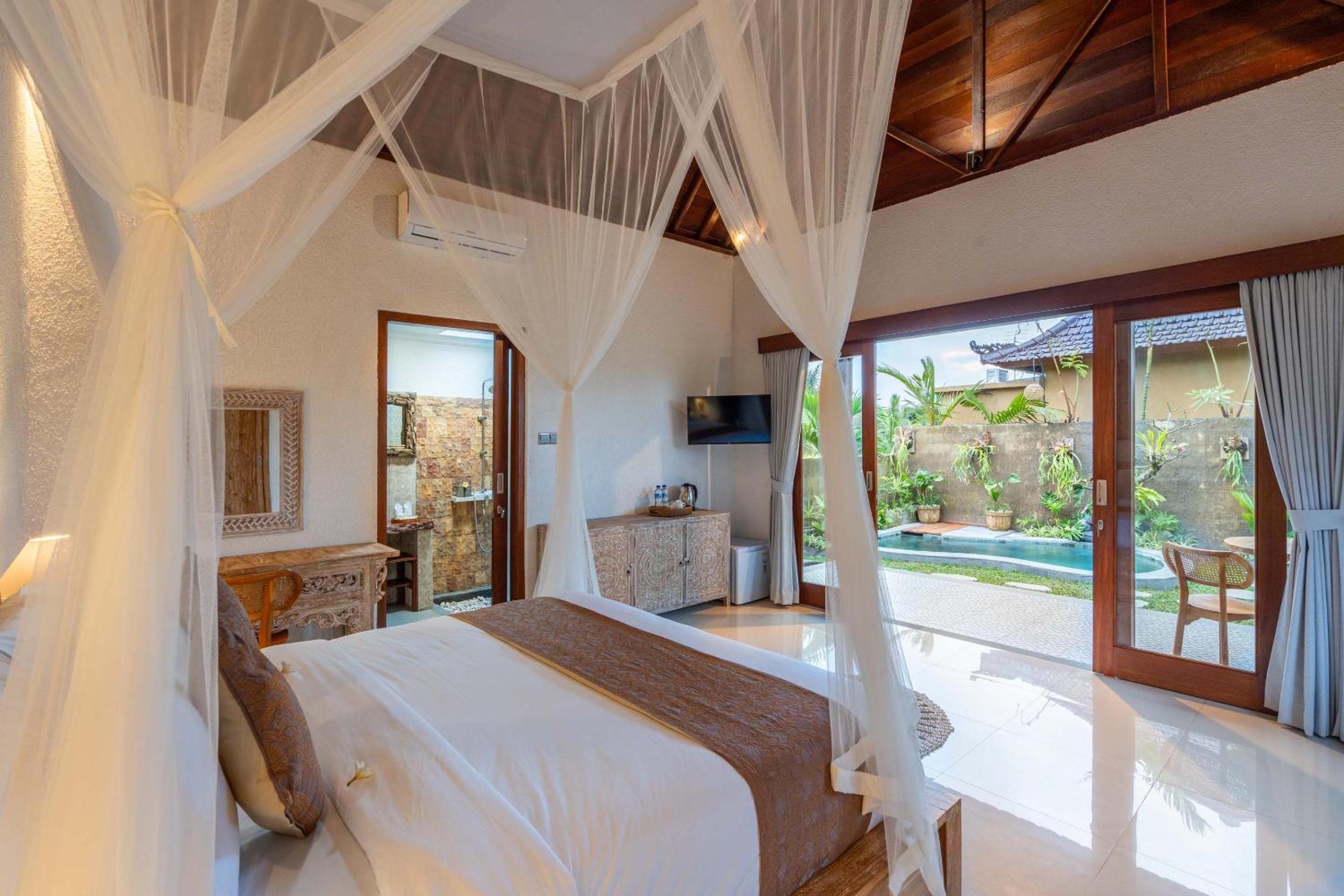 One Bedroom Villa with Private Pool - Photo 27