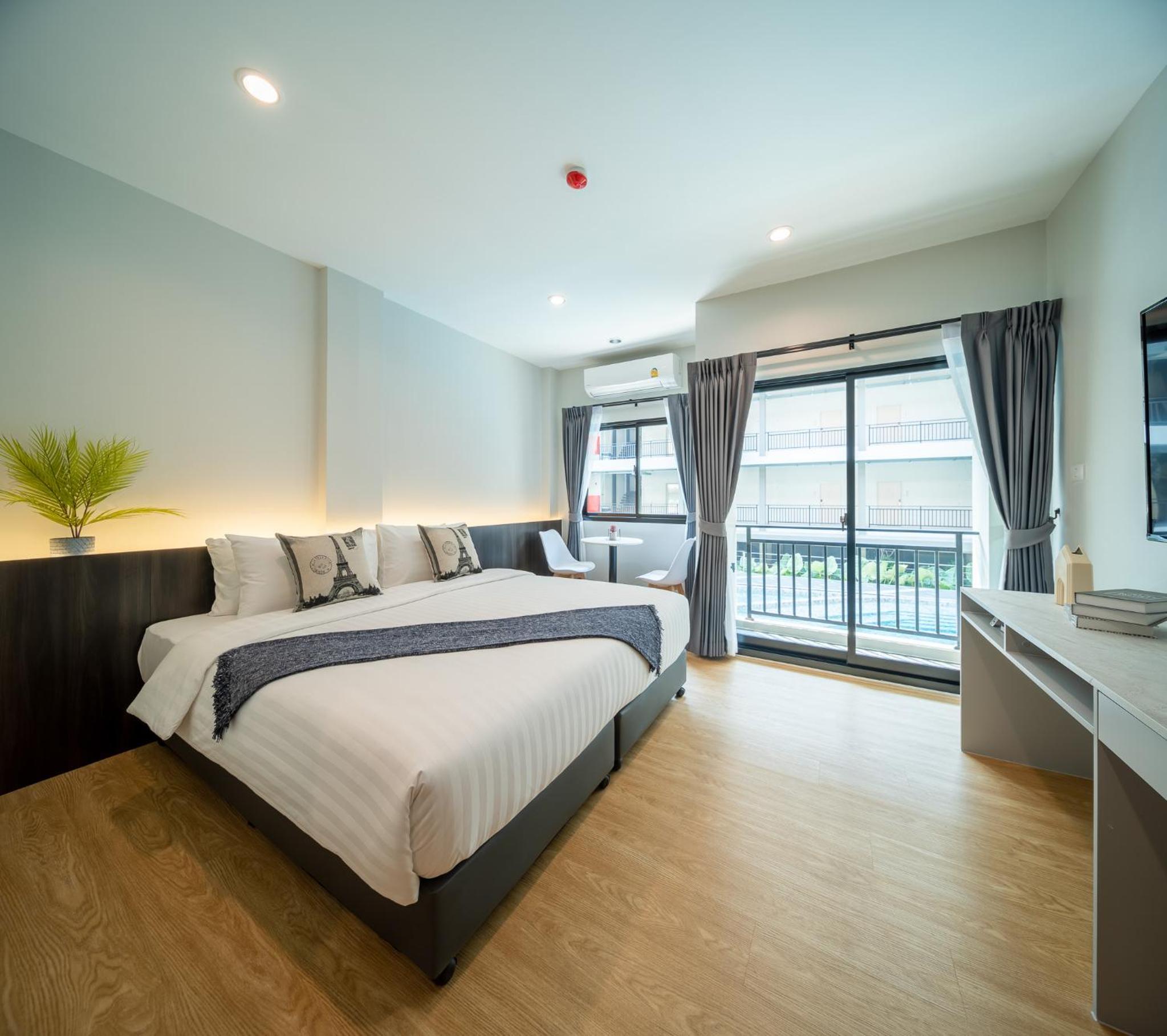 King Room with Pool View photo 1