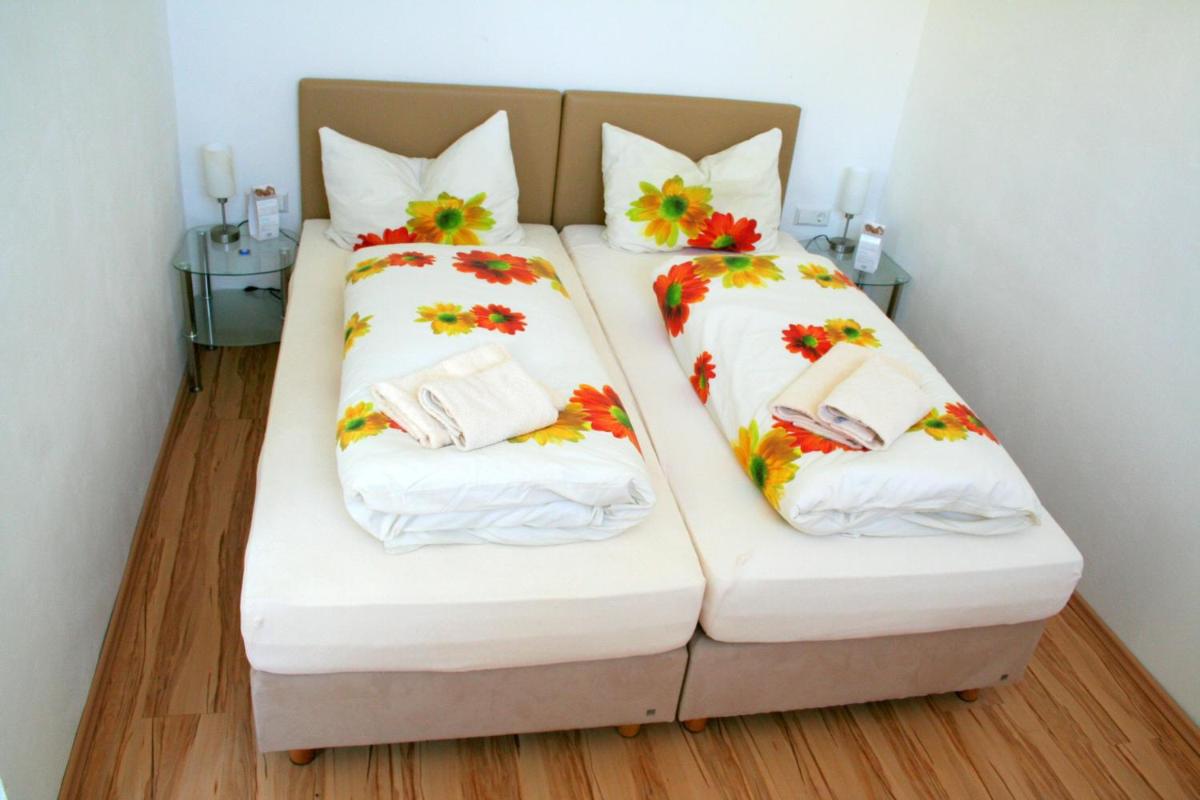 Apartment with Terrace photo 3