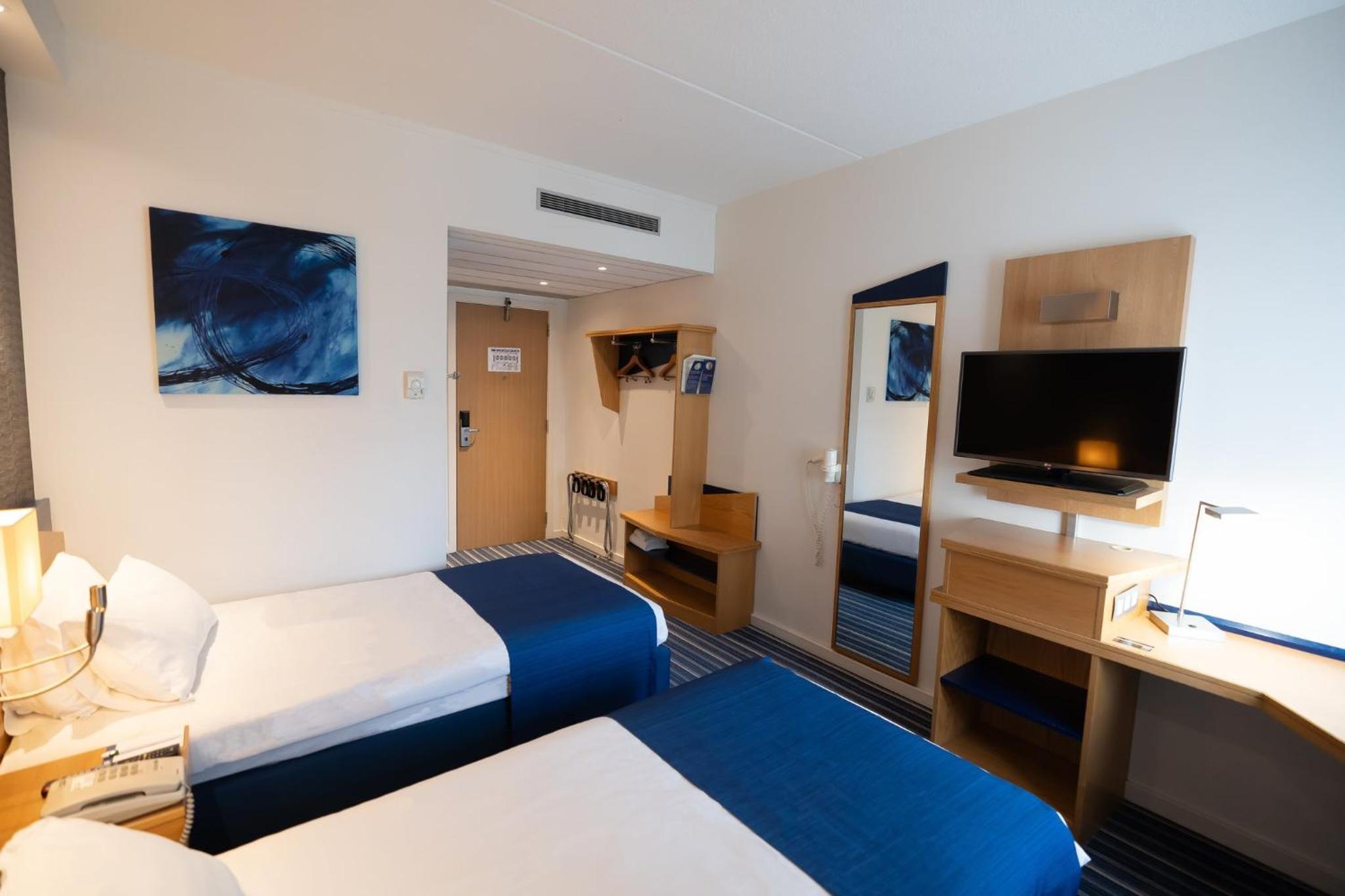 Standard Twin Room - Free Breakfast - Photo 11