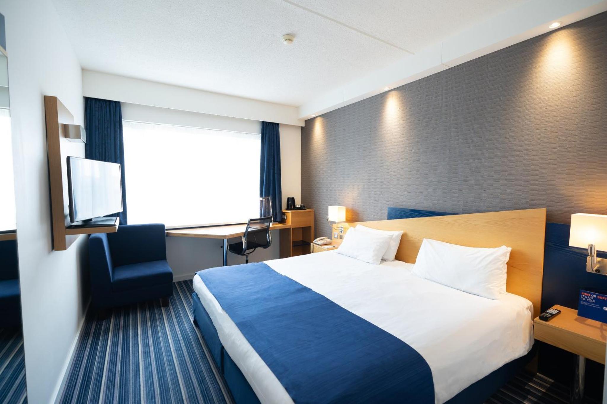 Standard King Room - Free Breakfast - Photo 10