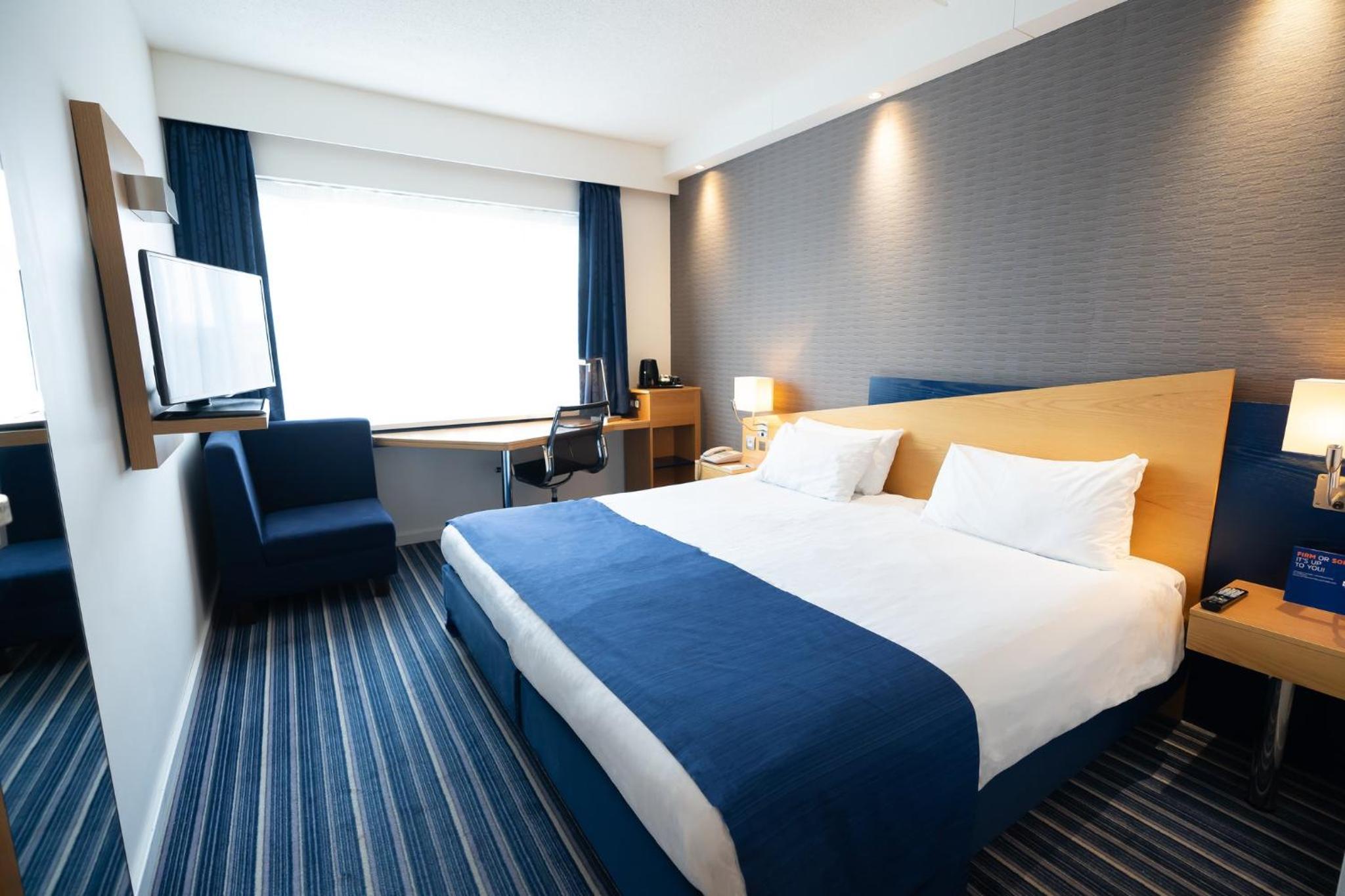 Standard King Room - Free Breakfast - Photo 6