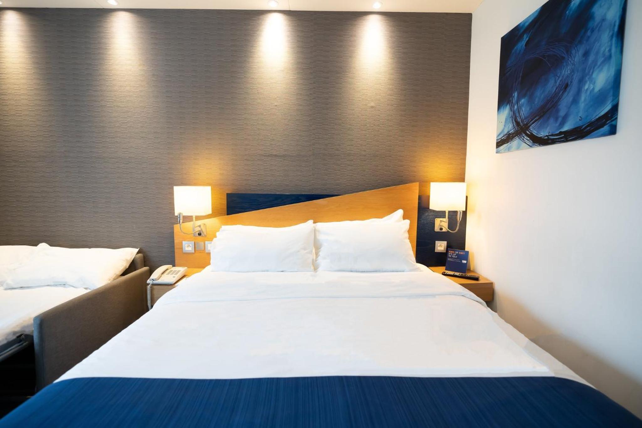 Standard Queen Room with Single Sofa Bed - Free Breakfast - Photo 8
