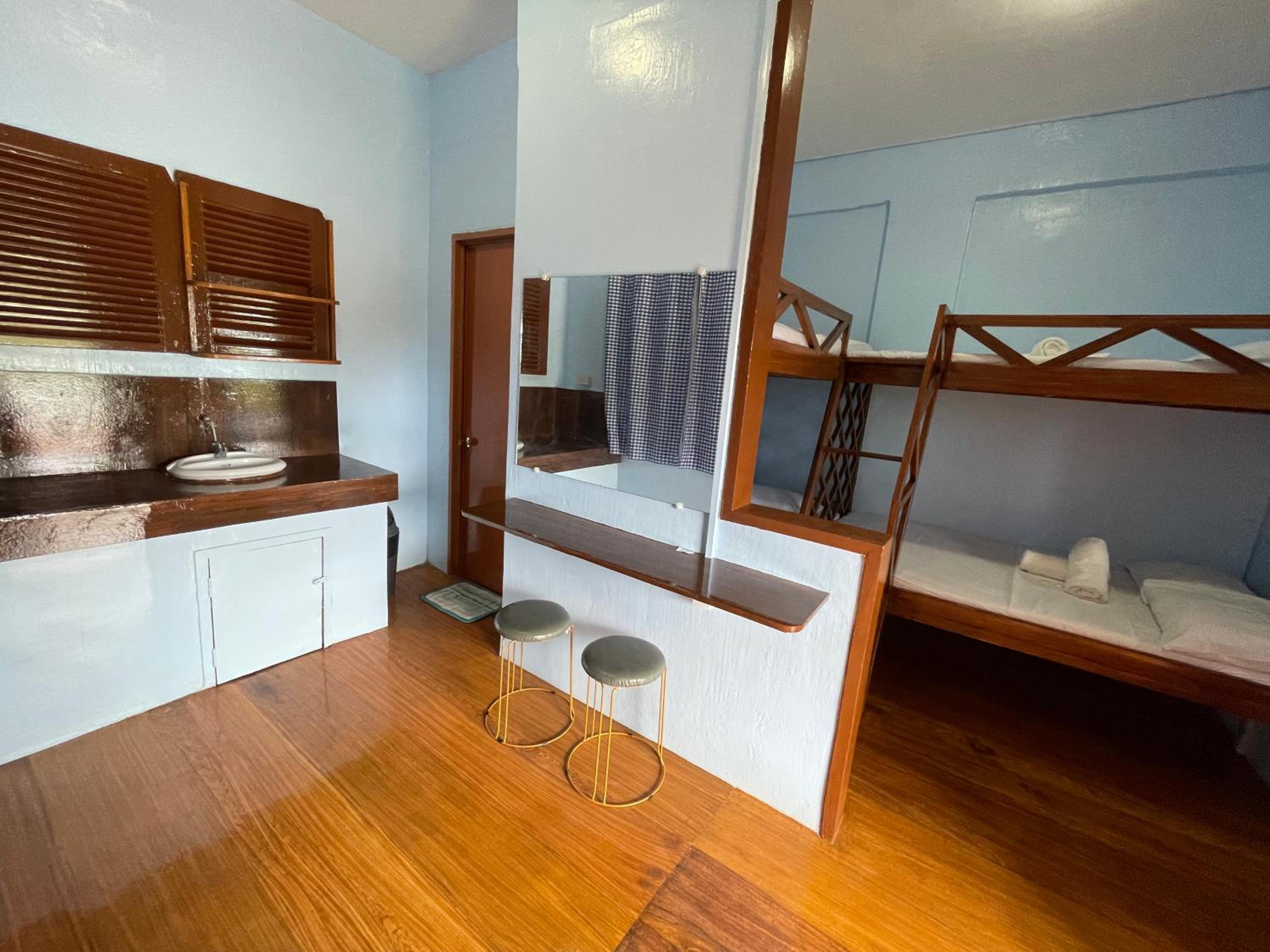Family Room - Photo 16