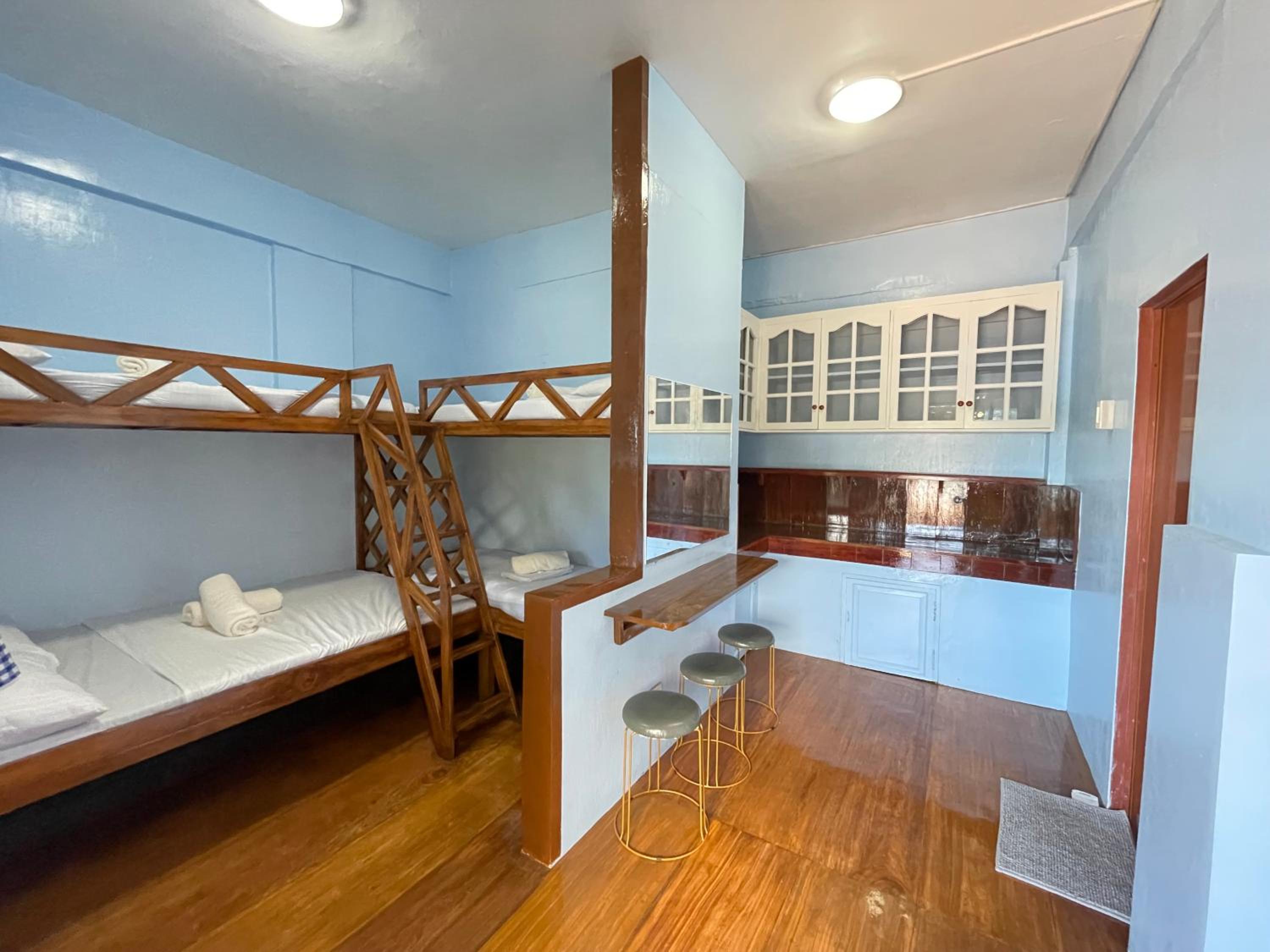 Family Room - Photo 3