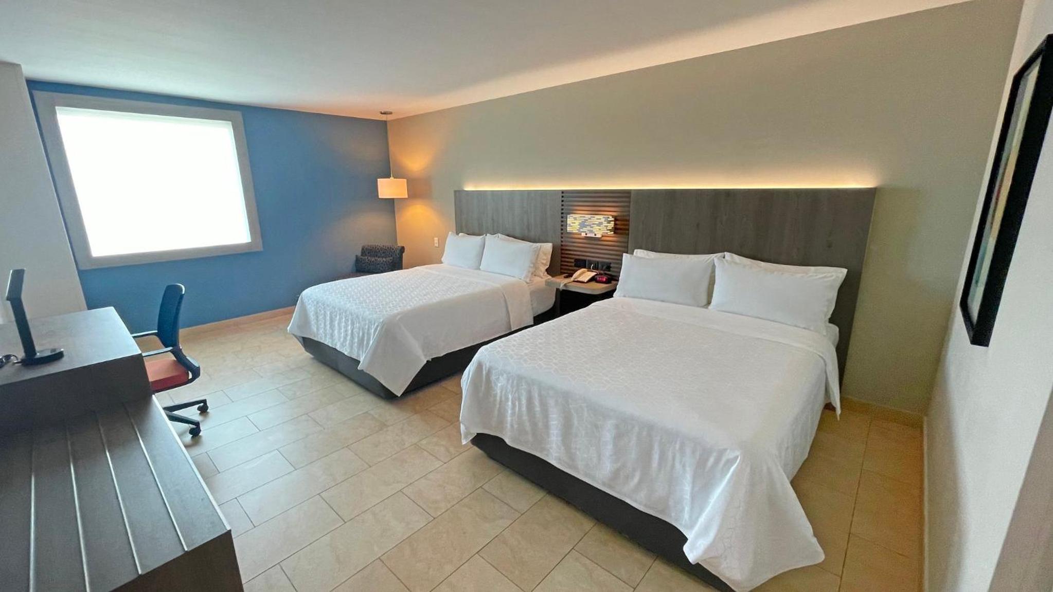 Location Room with Two Beds - Non-Smoking thumbnail 6