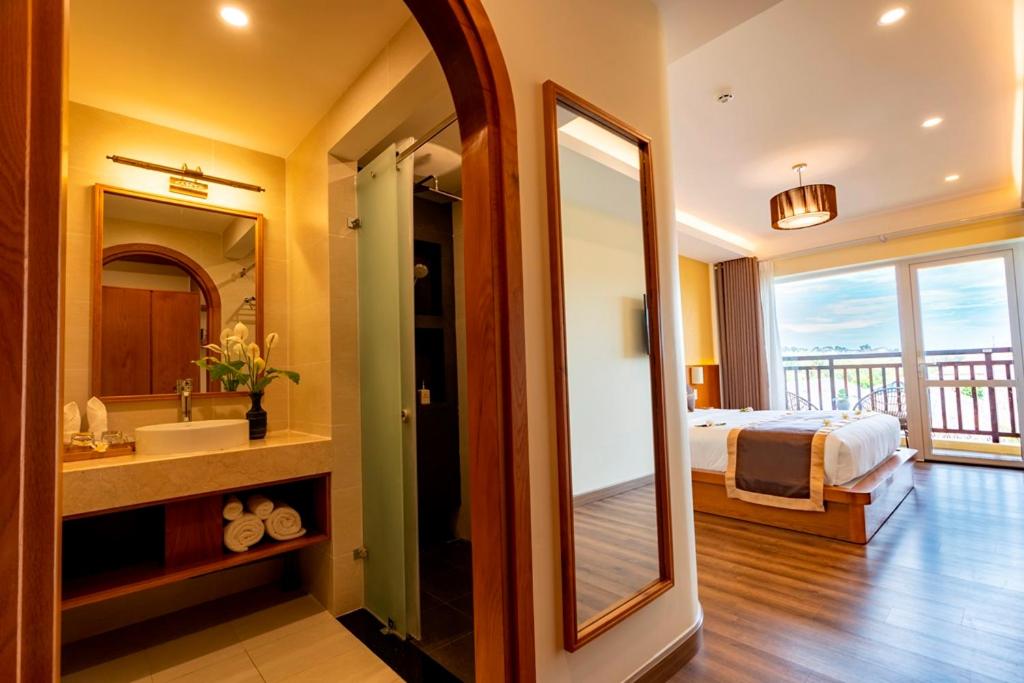 Superior Double or Twin Room with Sea View