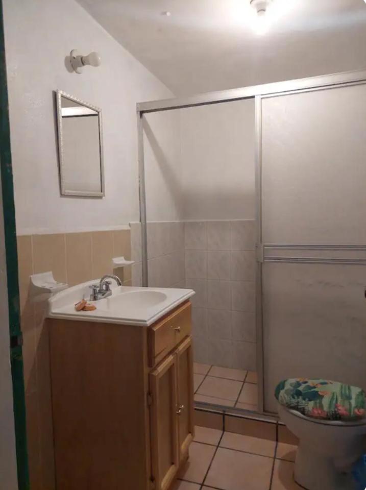 Deluxe Room - Photo 8