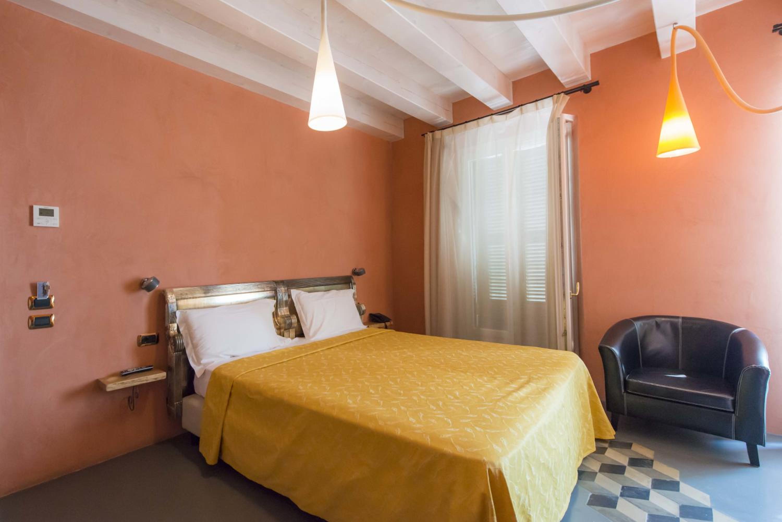 Superior Double Room with Balcony - Photo 1