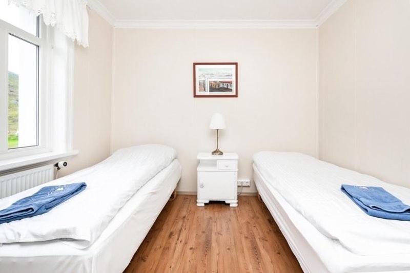 Twin Room with Shared Toilet photo 2