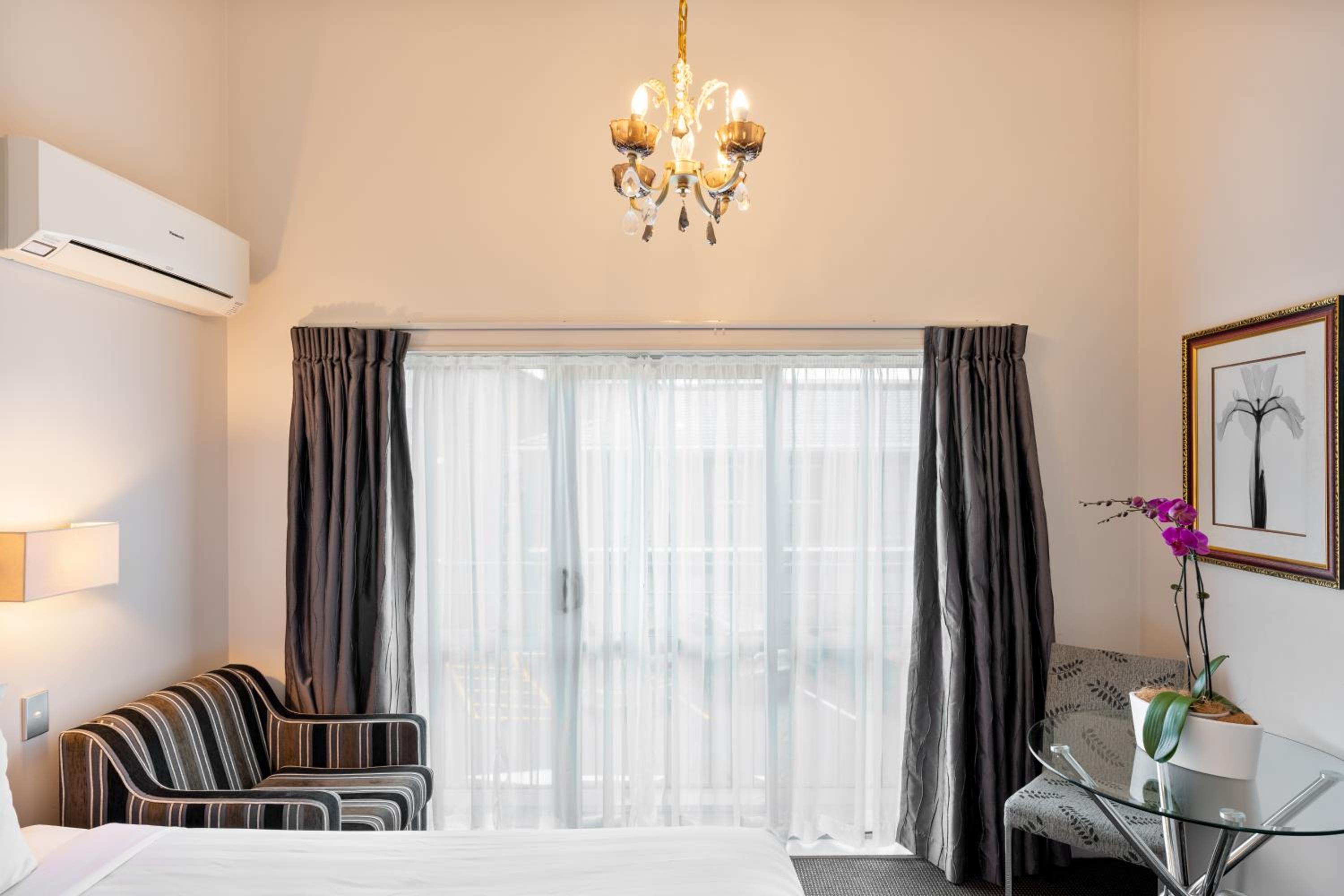 Apartment - Split Level - Photo 3