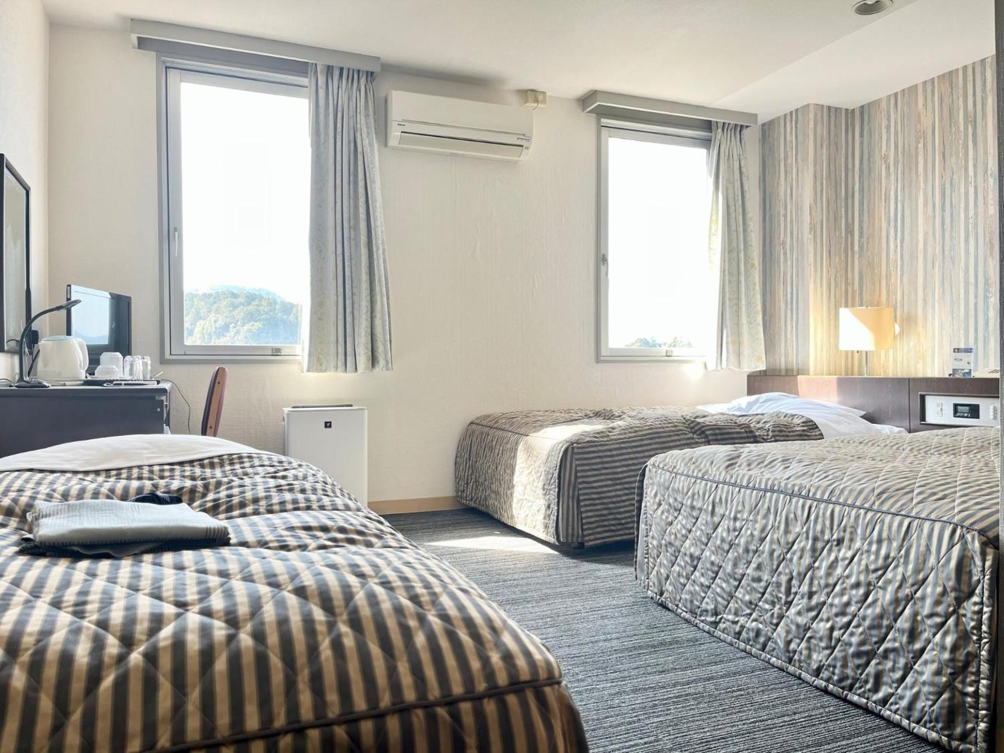 Triple Room - Non-Smoking - Photo 1