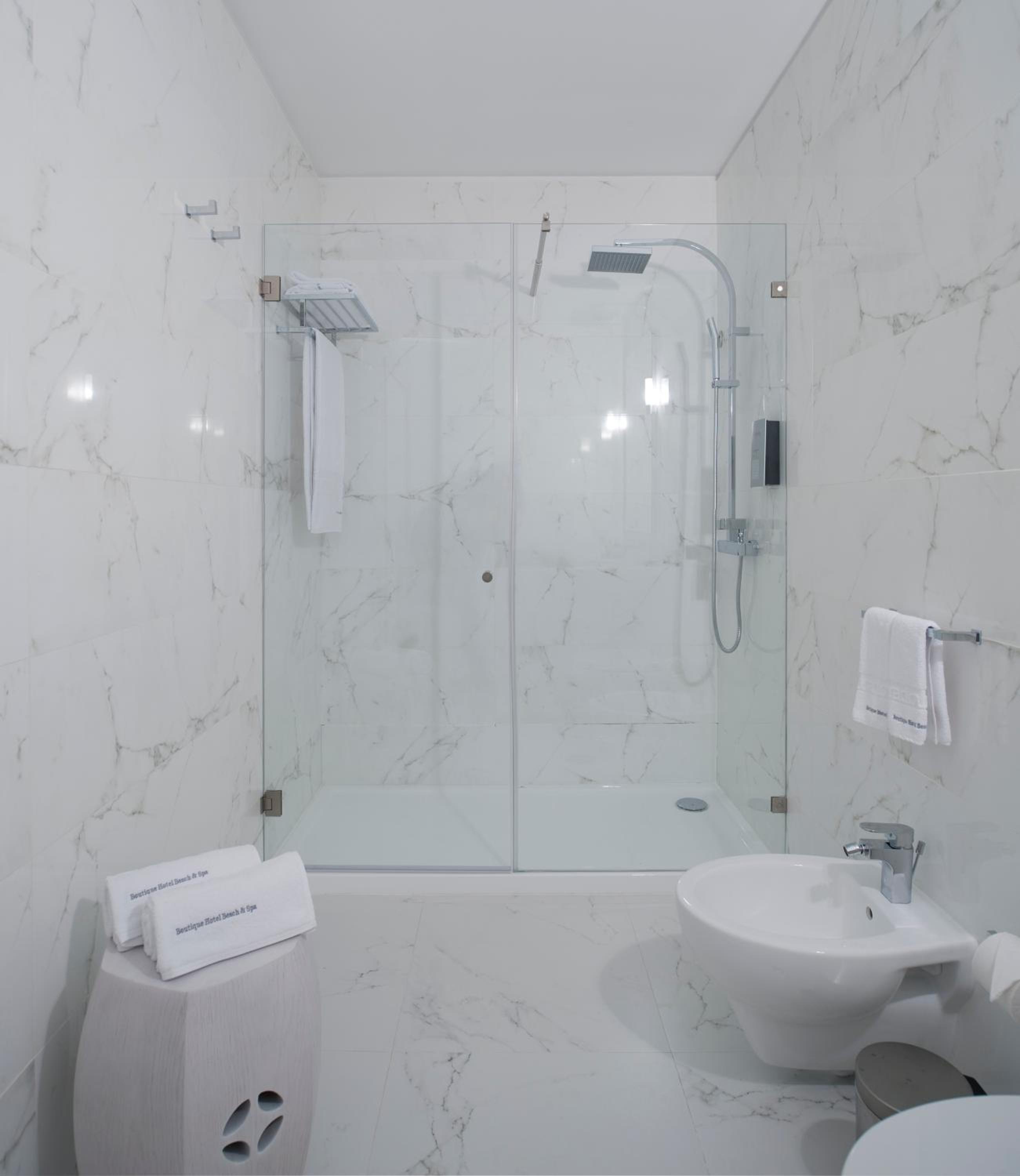 Double Room with Sea View - Ground Floor photo 3
