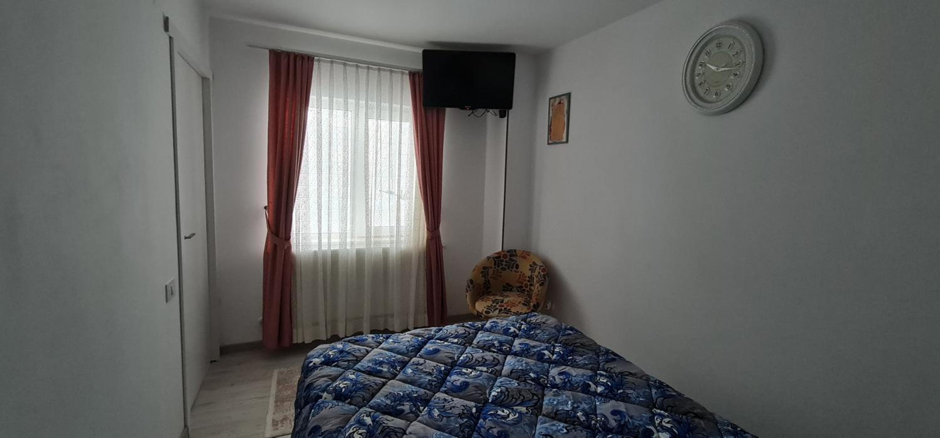 Apartment photo 2